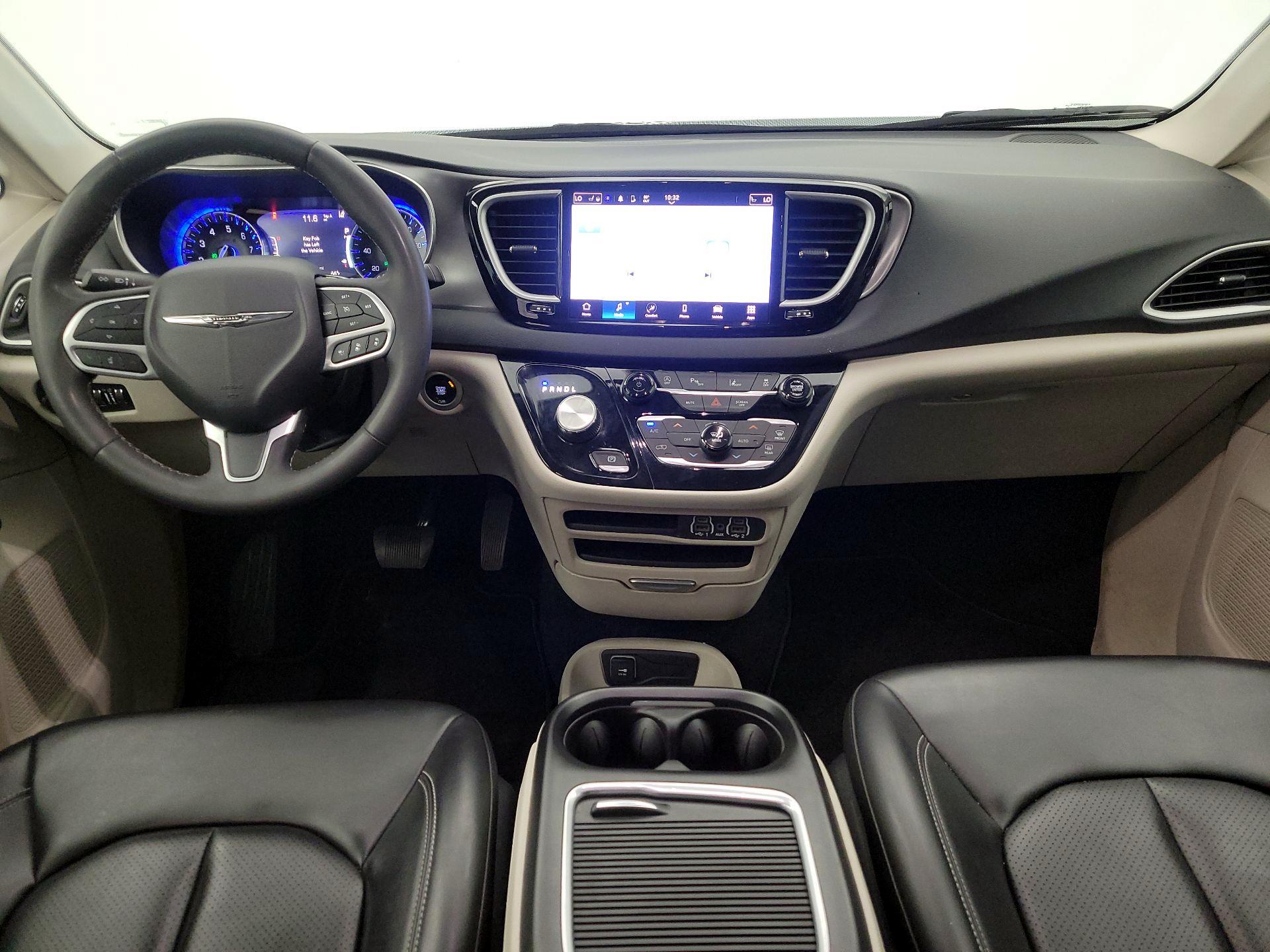 Thumbnail: 2023 Chrysler Pacifica - 9