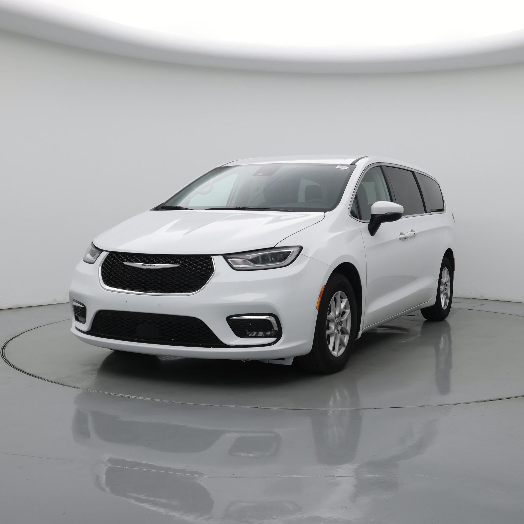 Thumbnail: 2023 Chrysler Pacifica - 4