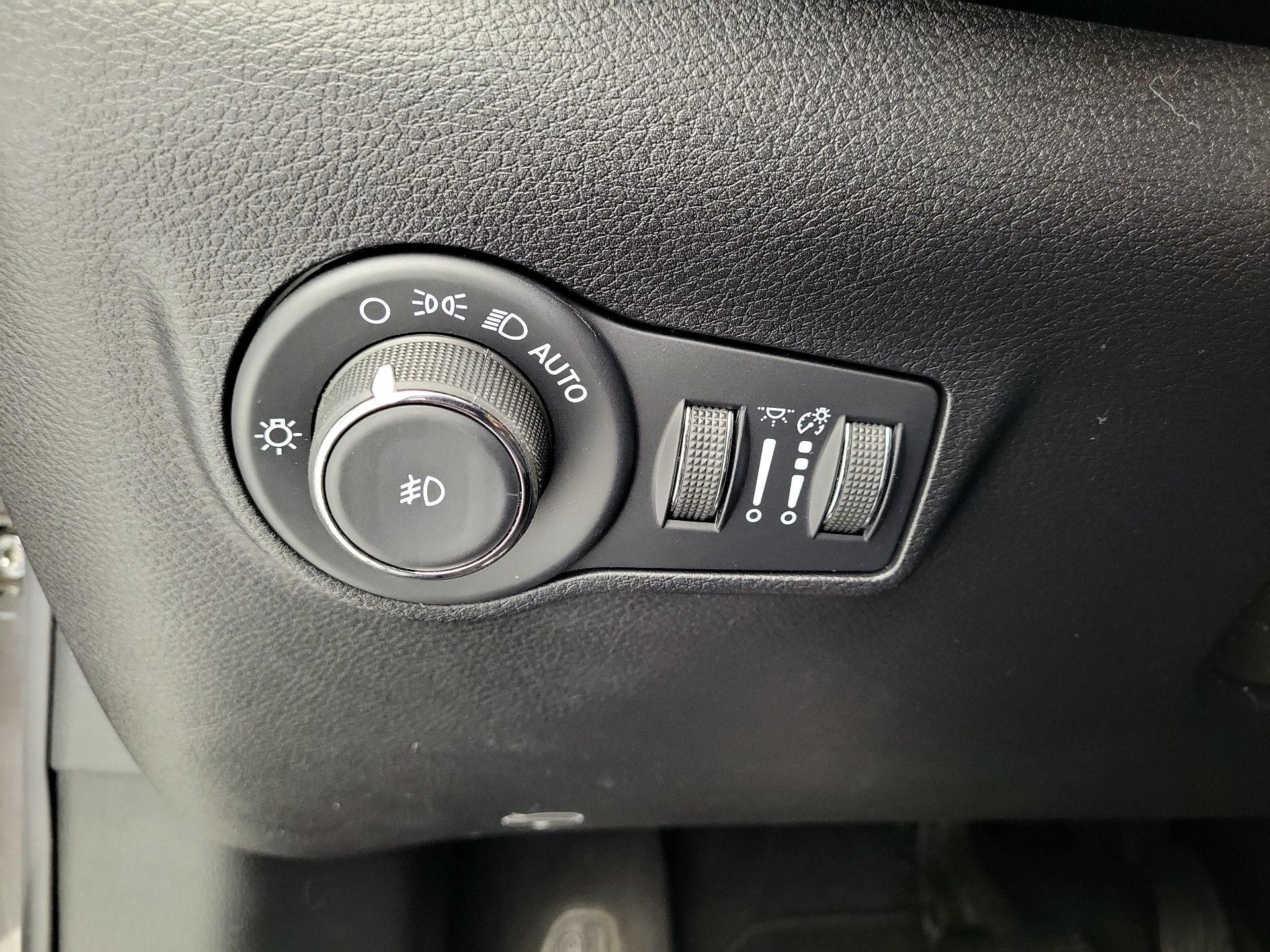 Thumbnail: 2022 Jeep Compass - 13