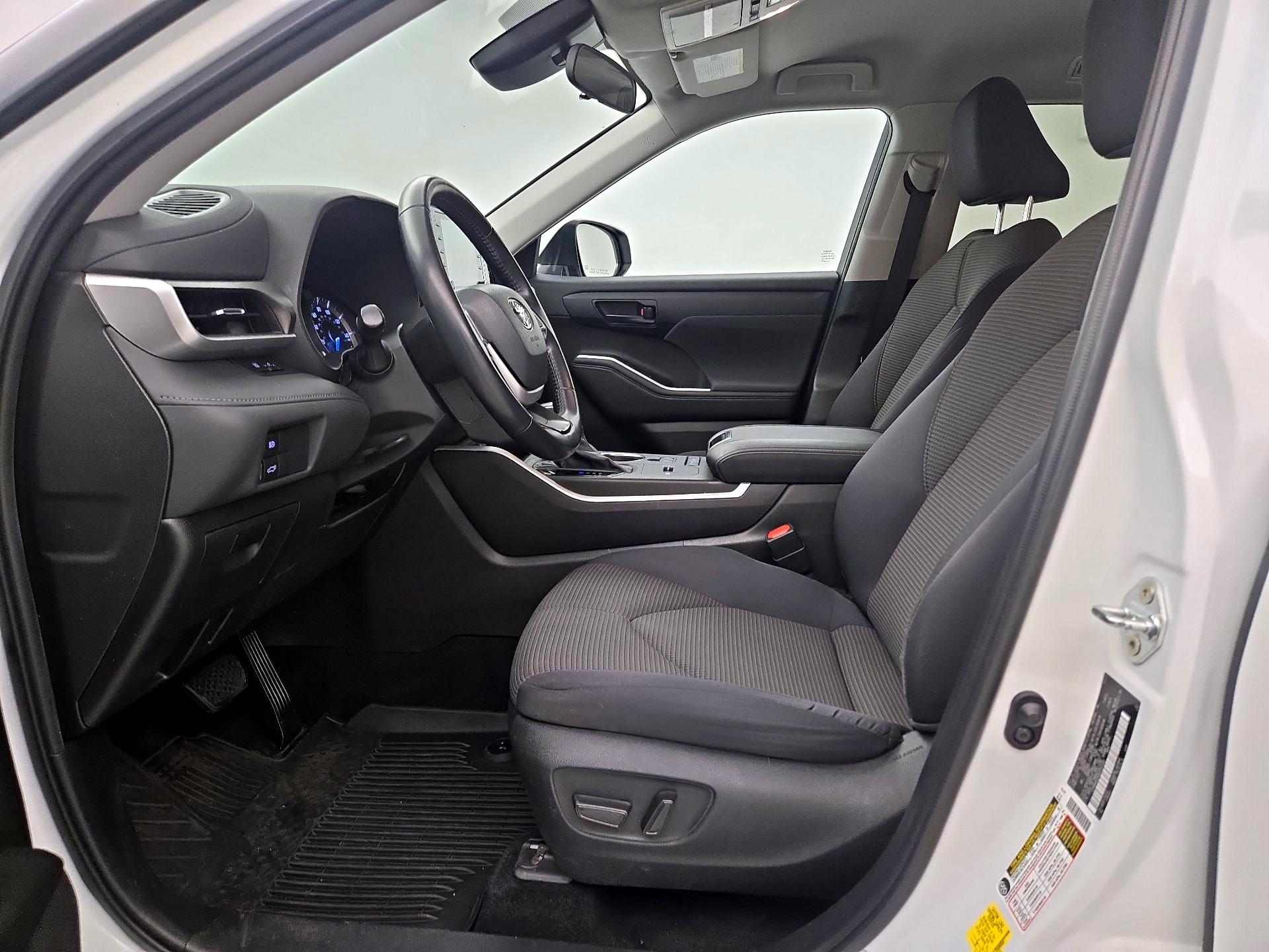 Thumbnail: 2022 Toyota Highlander - 11