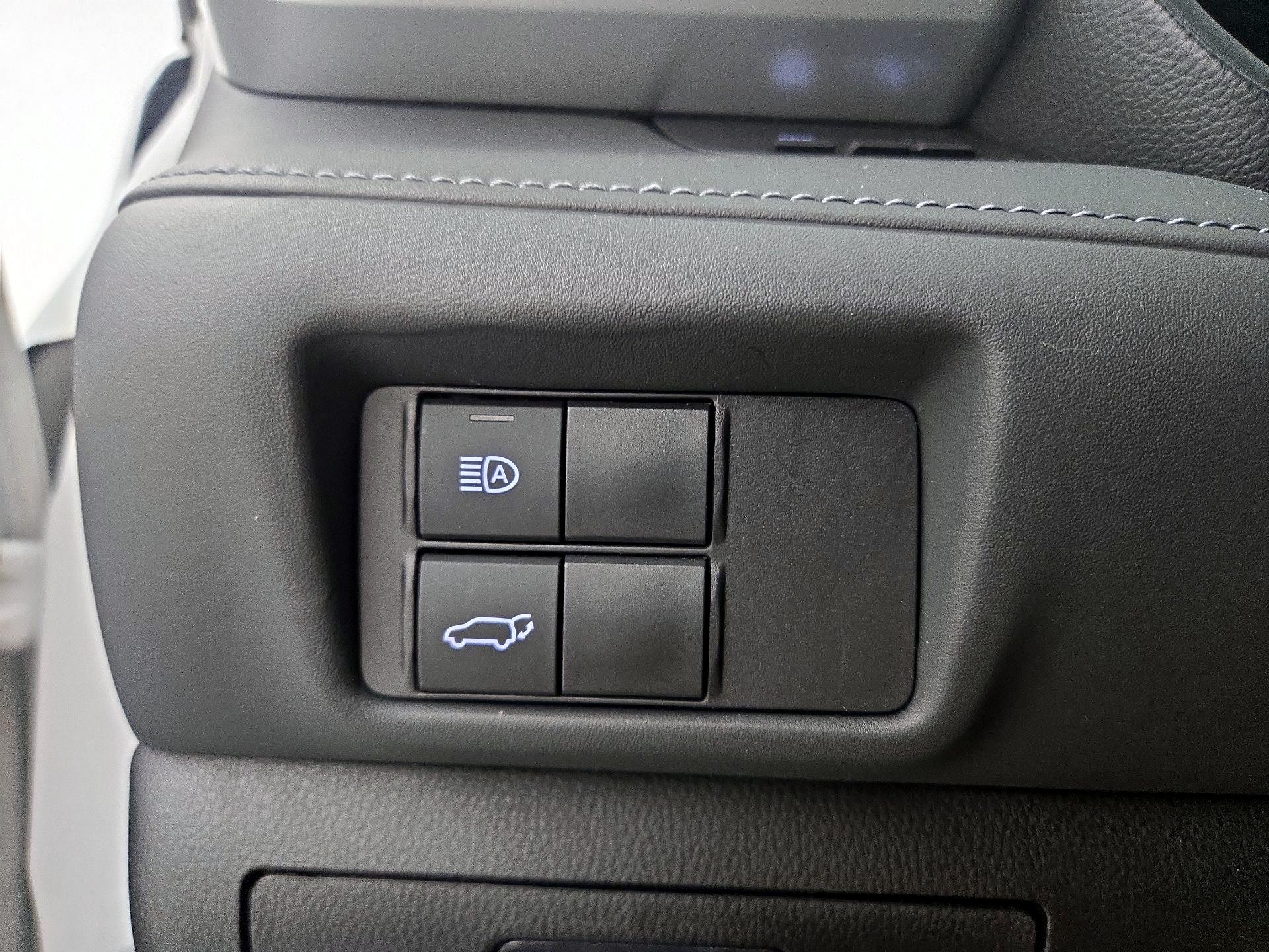 Thumbnail: 2022 Toyota Highlander - 13