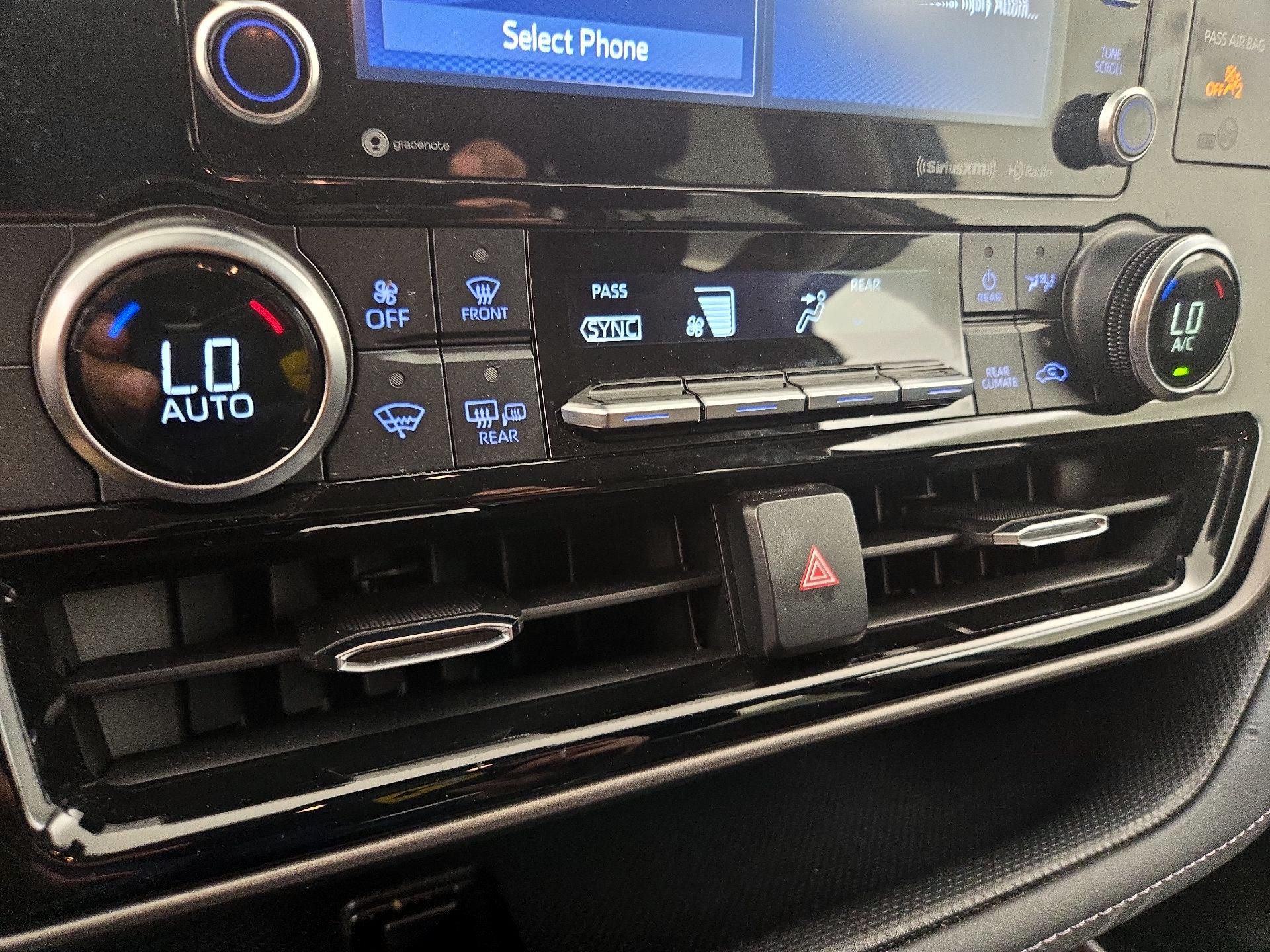 Thumbnail: 2022 Toyota Highlander - 16