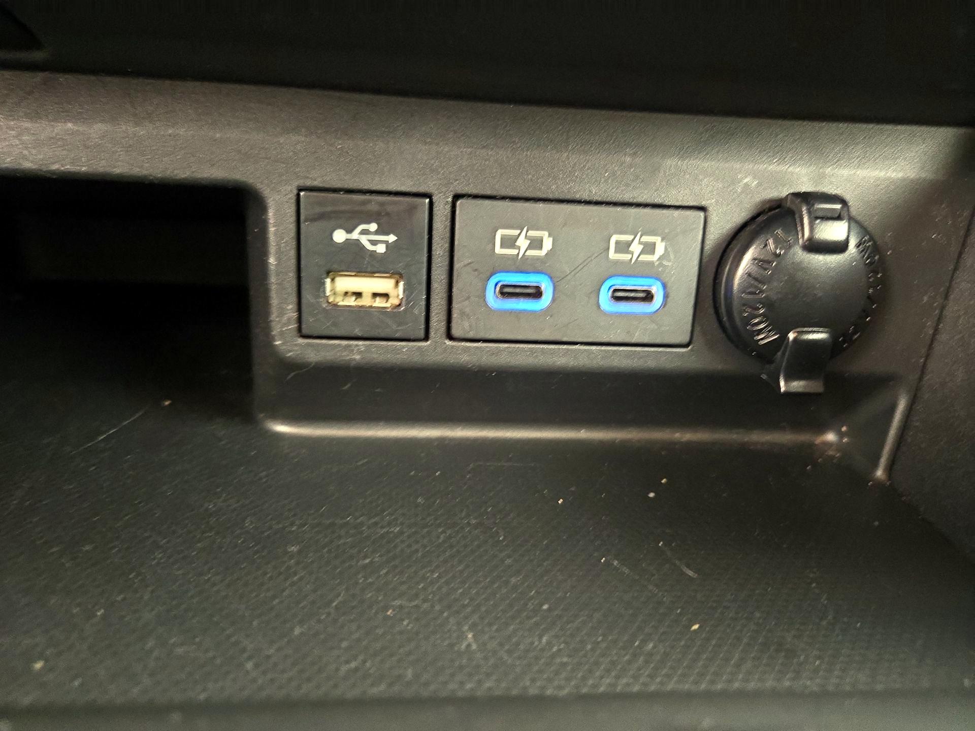 Thumbnail: 2022 Toyota Highlander - 18