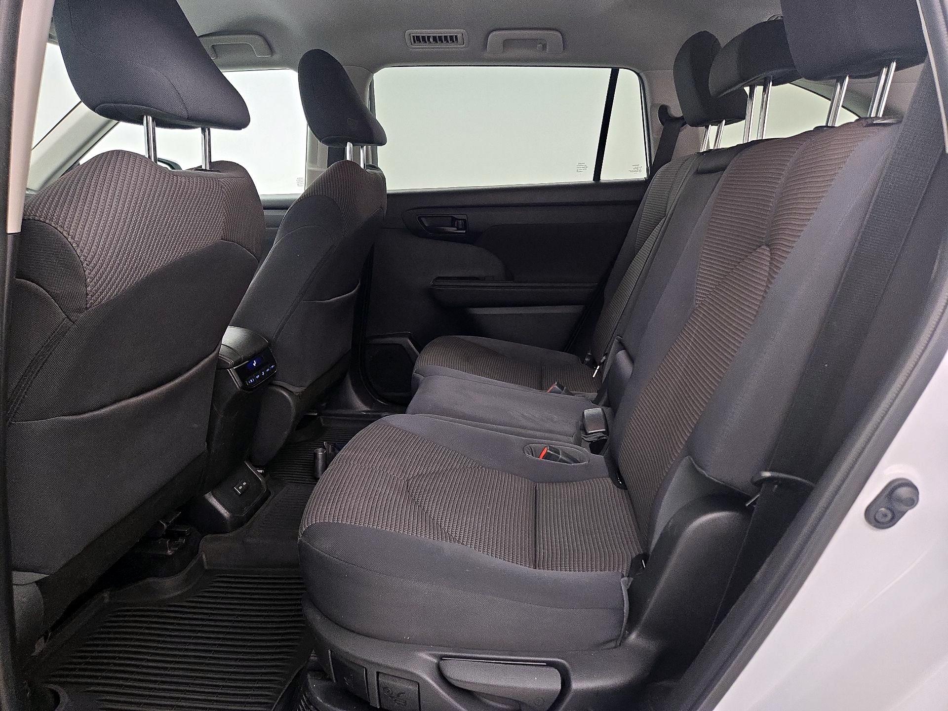 Thumbnail: 2022 Toyota Highlander - 19