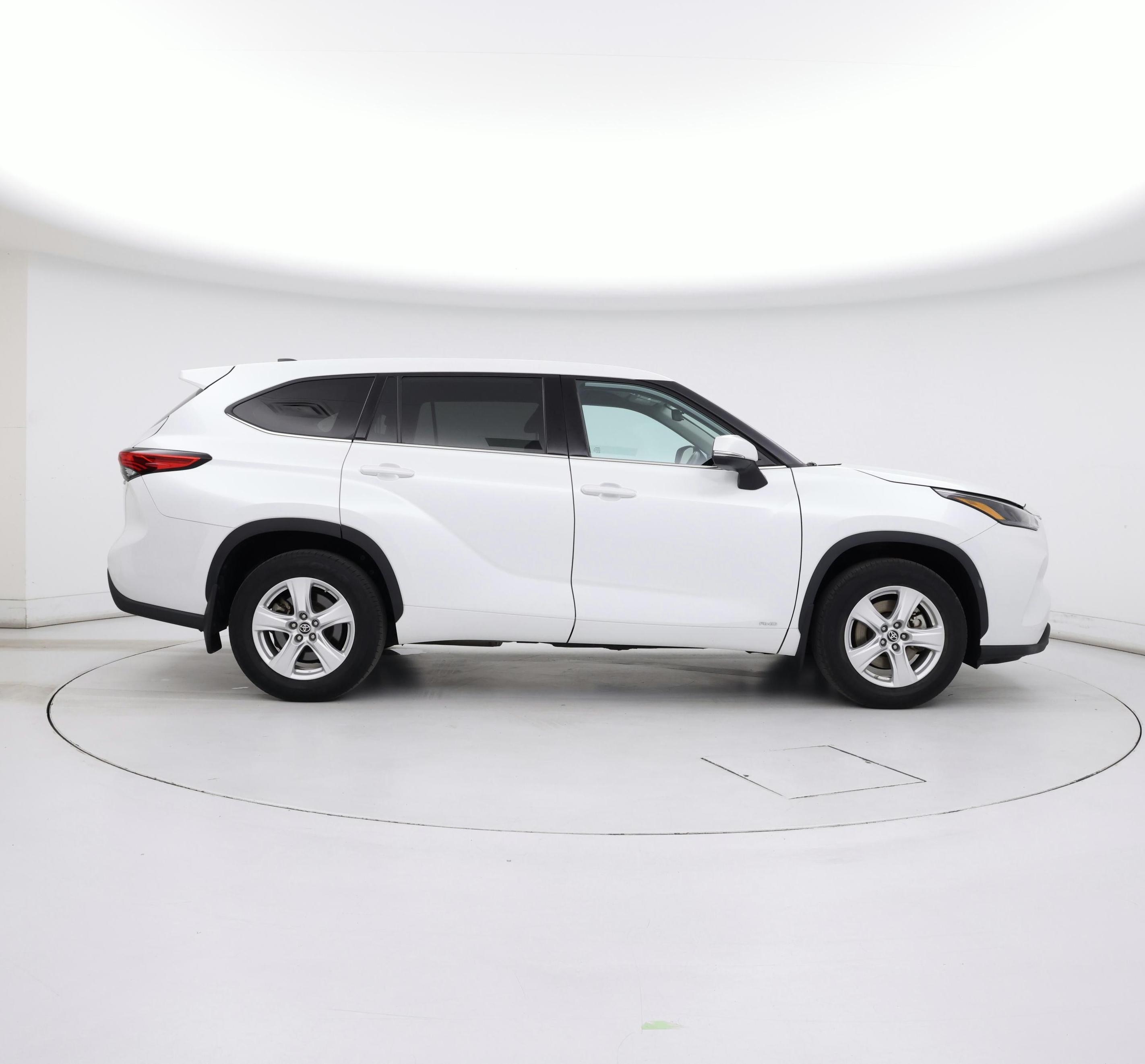 Thumbnail: 2022 Toyota Highlander - 7