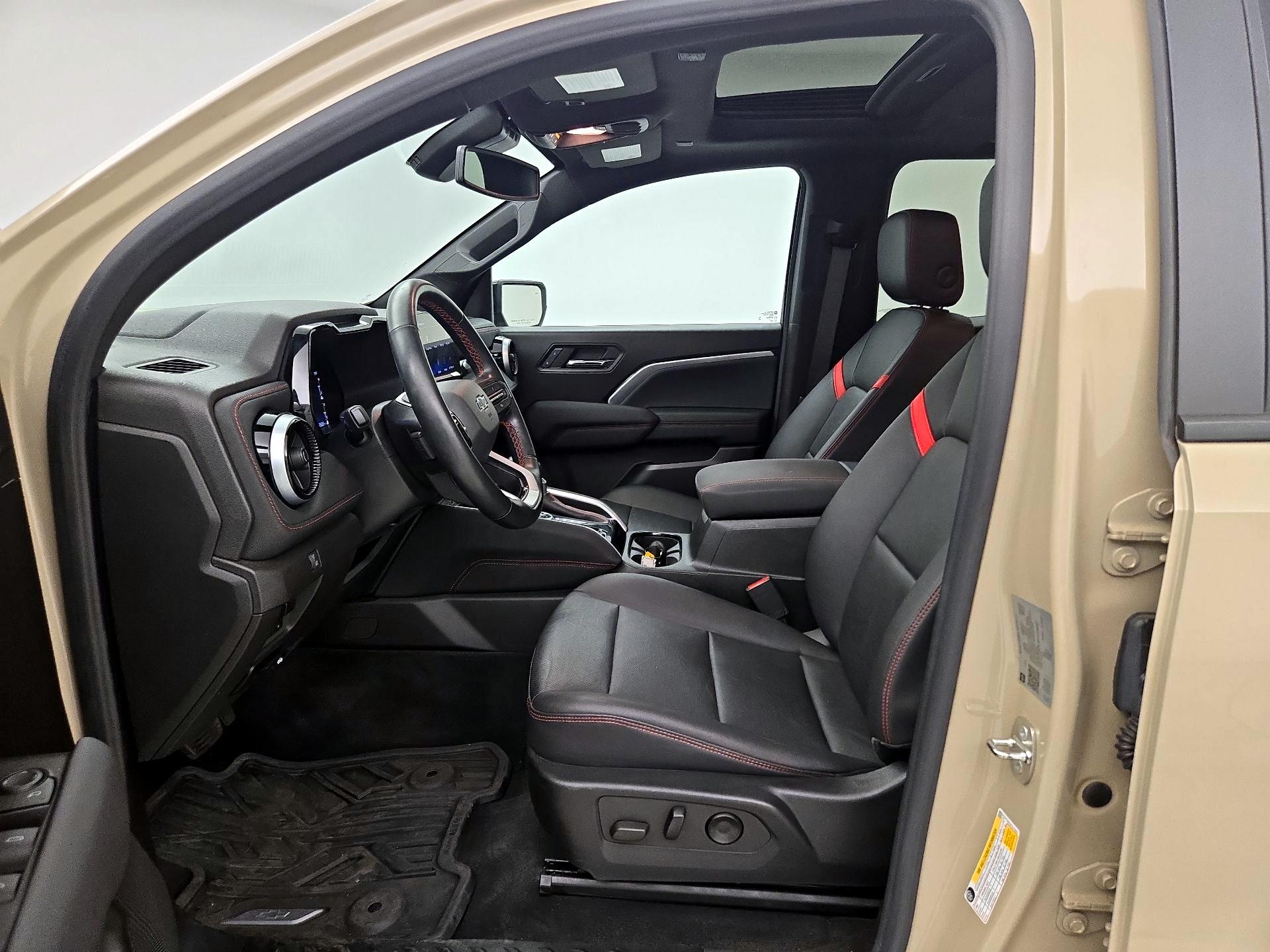 Thumbnail: 2023 Chevrolet Colorado - 11