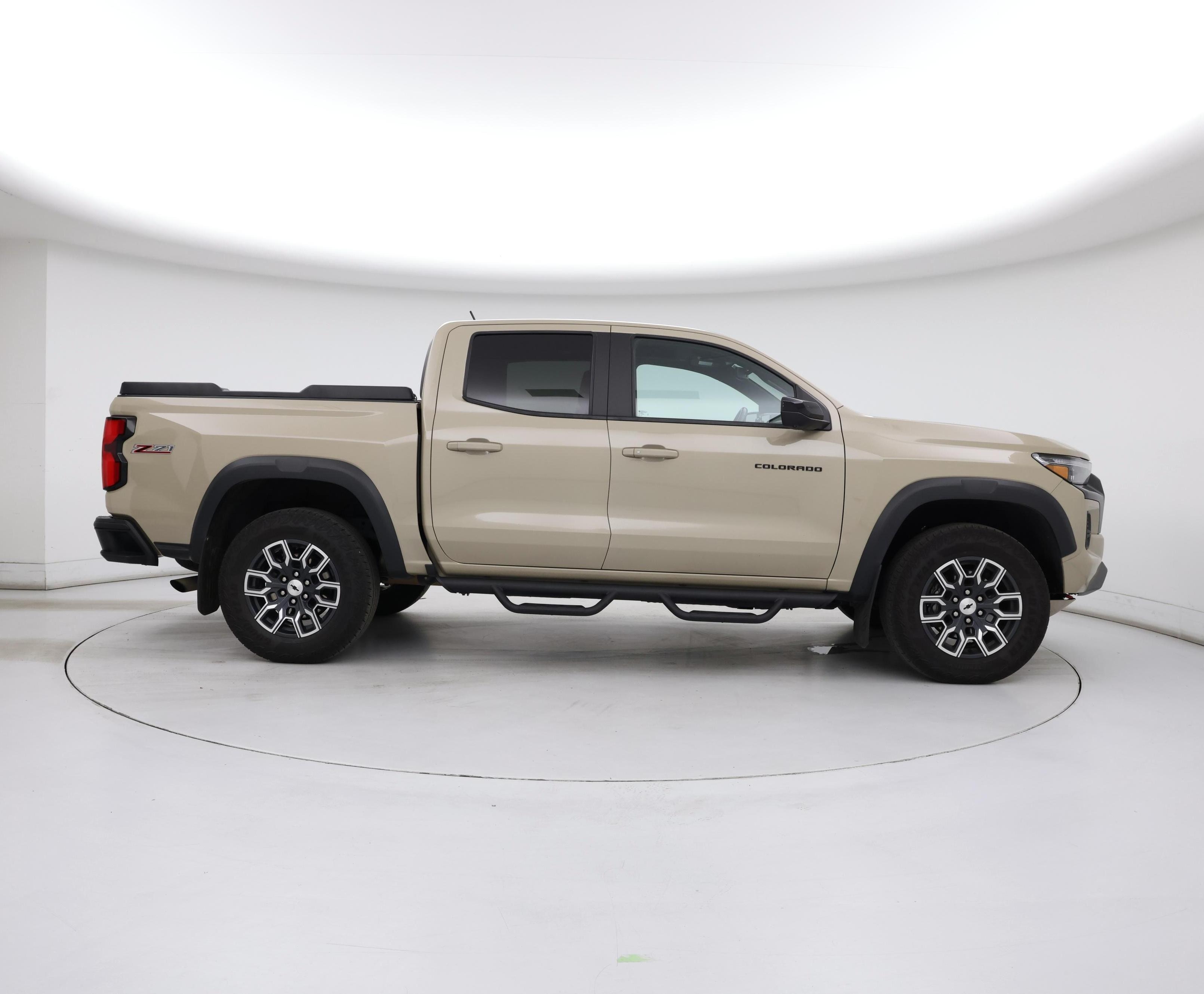 Thumbnail: 2023 Chevrolet Colorado - 7