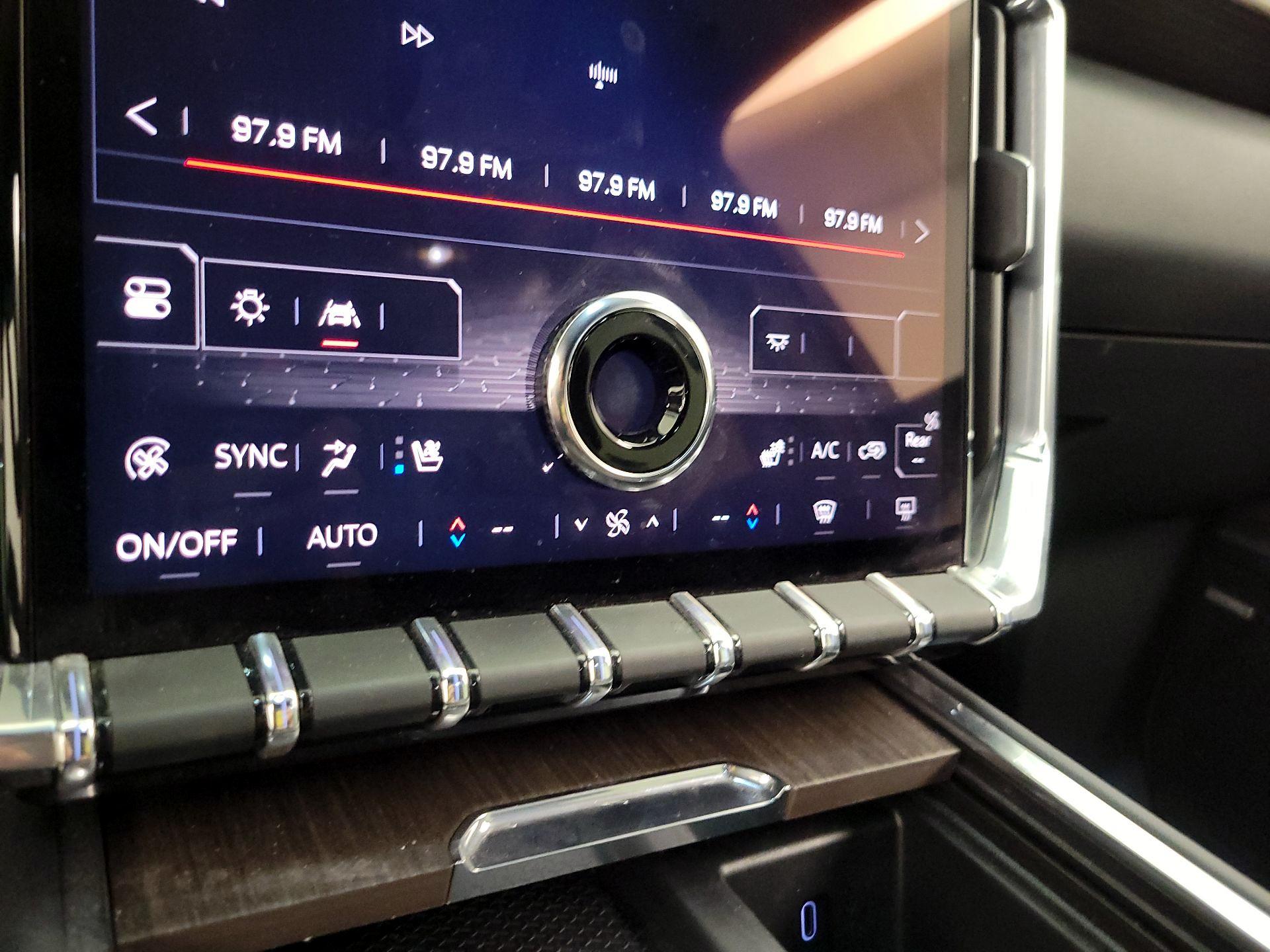 Thumbnail: 2024 GMC Acadia - 17