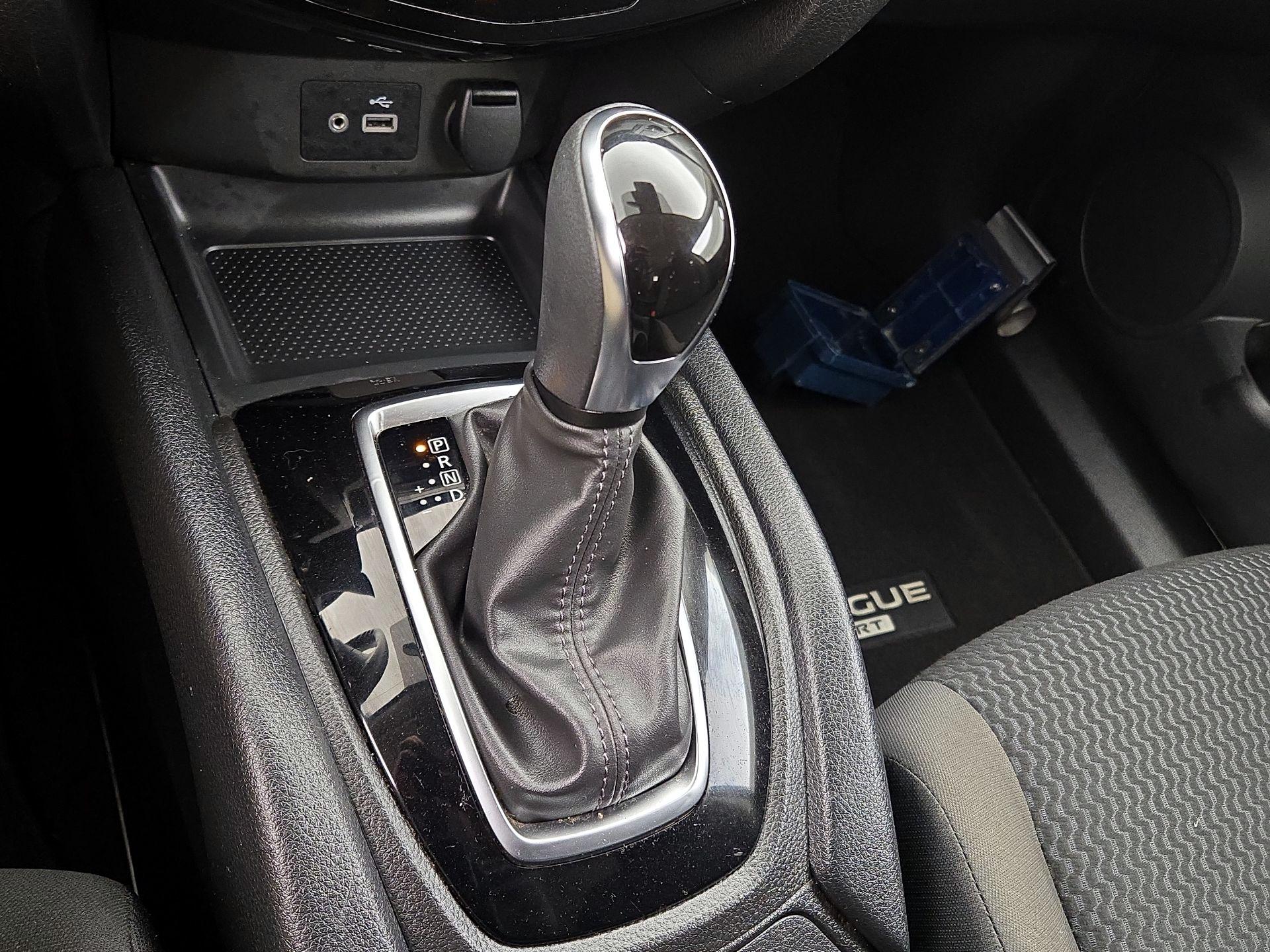 Thumbnail: 2021 Nissan Rogue Sport - 17
