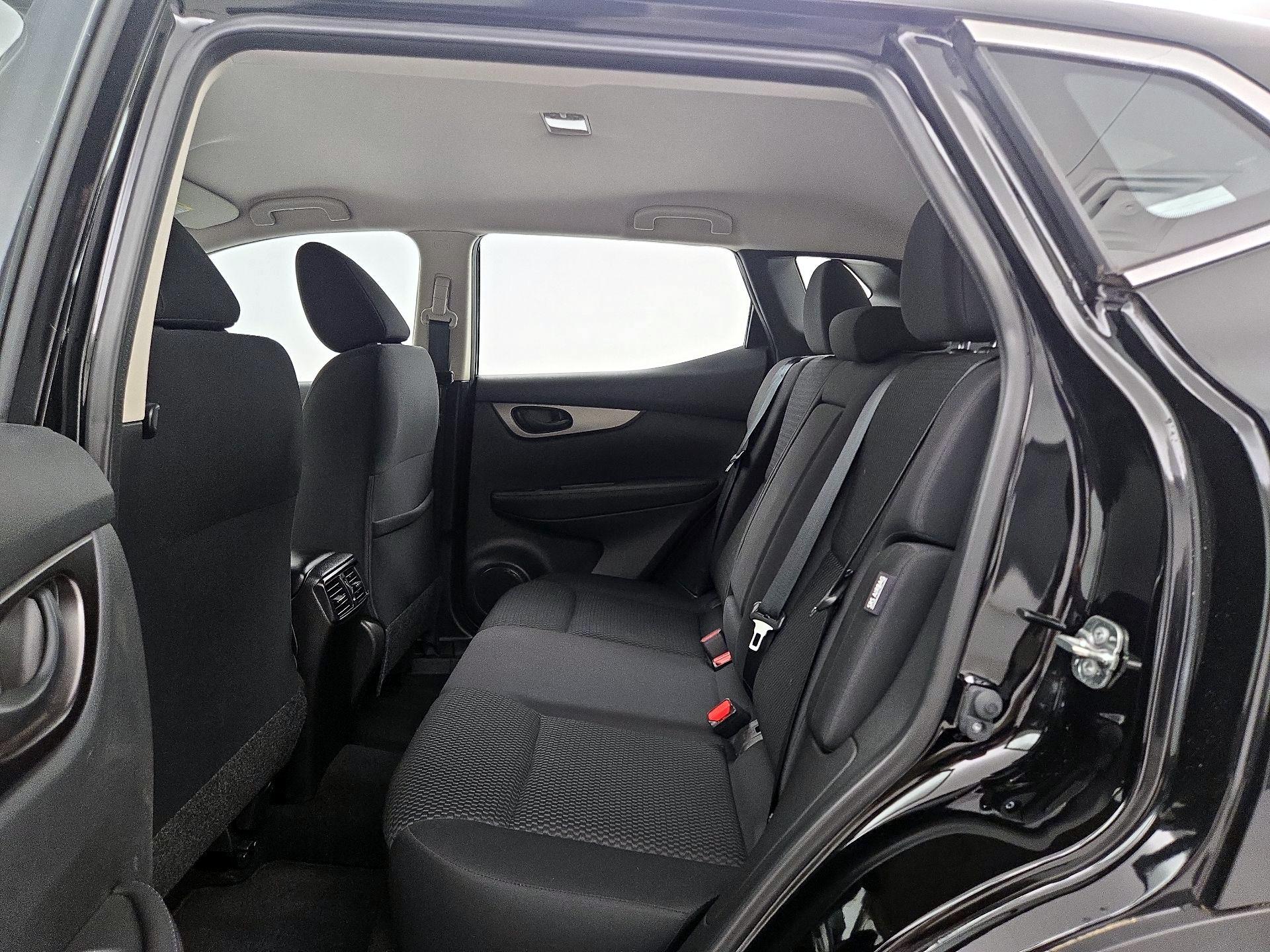 Thumbnail: 2021 Nissan Rogue Sport - 19