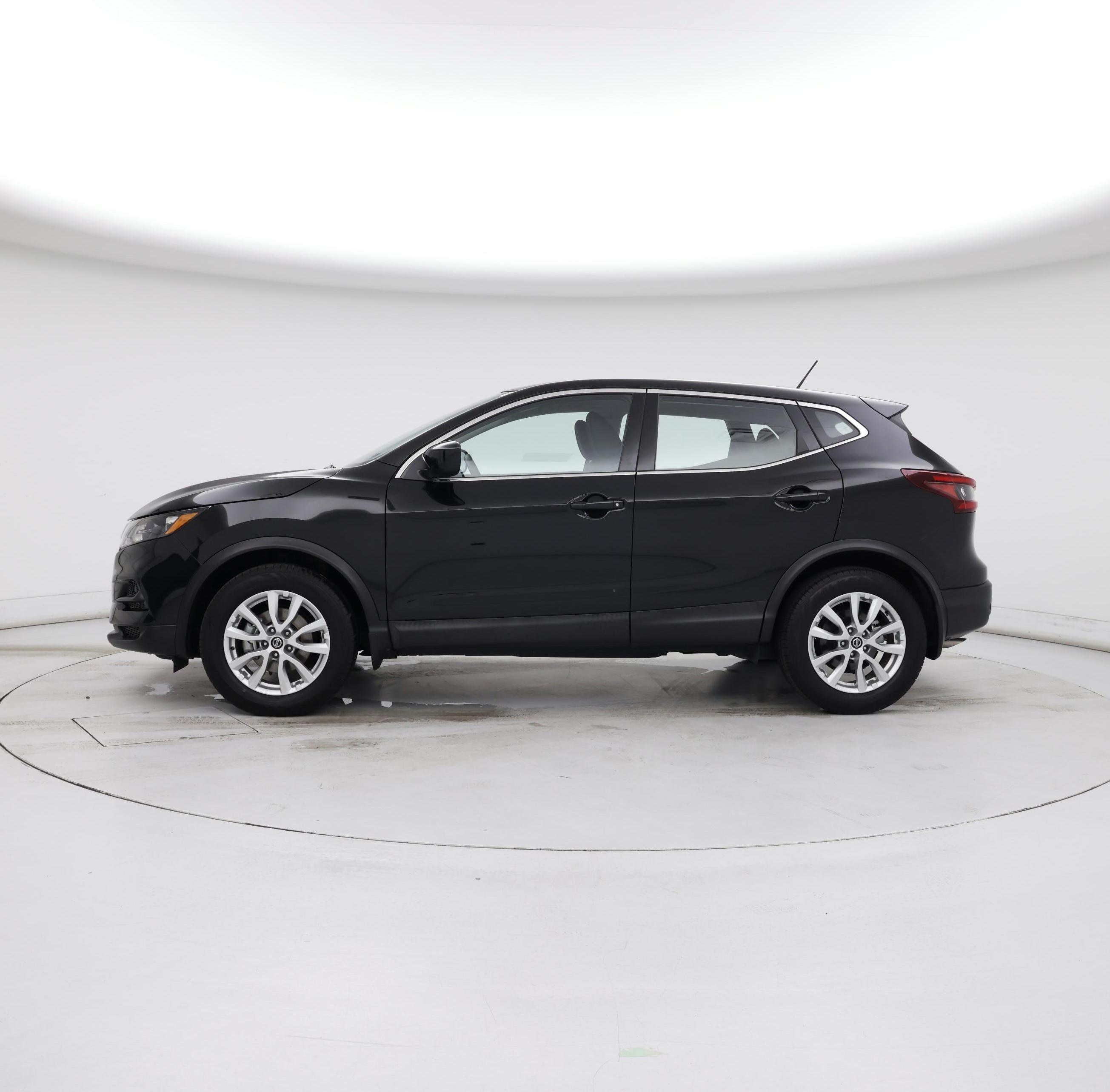 Thumbnail: 2021 Nissan Rogue Sport - 3