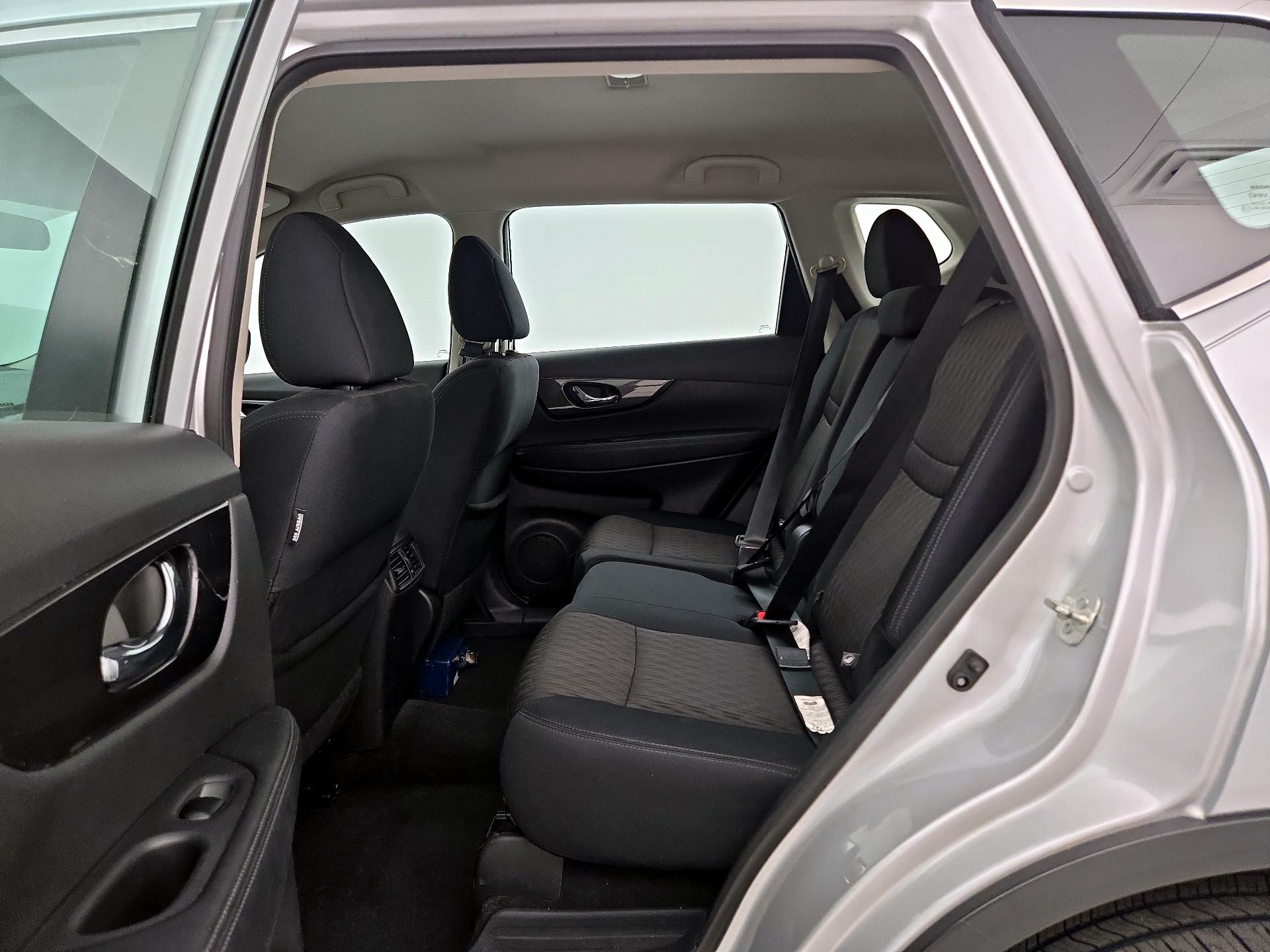 Thumbnail: 2017 Nissan Rogue - 19