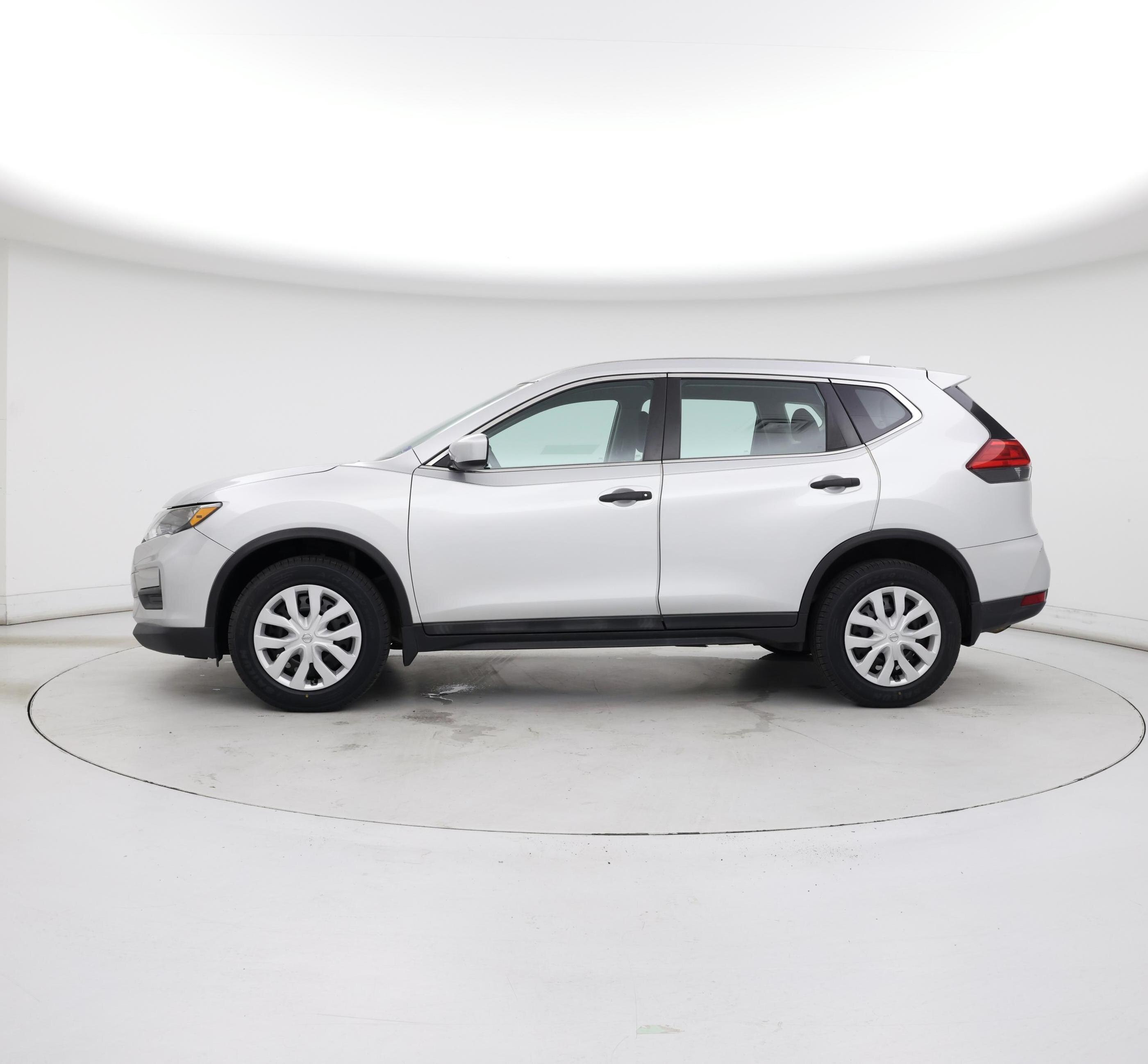 Thumbnail: 2017 Nissan Rogue - 3