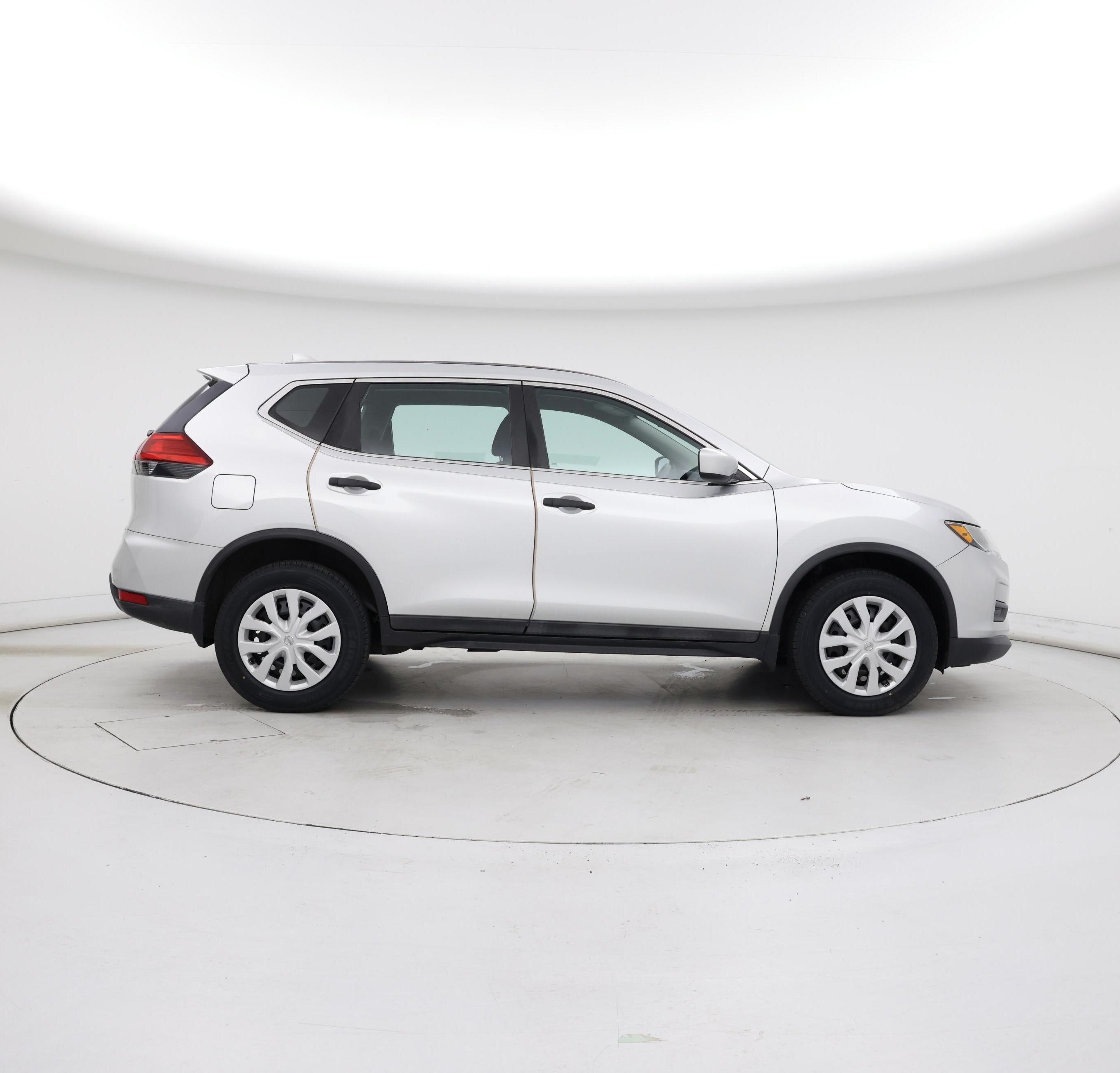 Thumbnail: 2017 Nissan Rogue - 7