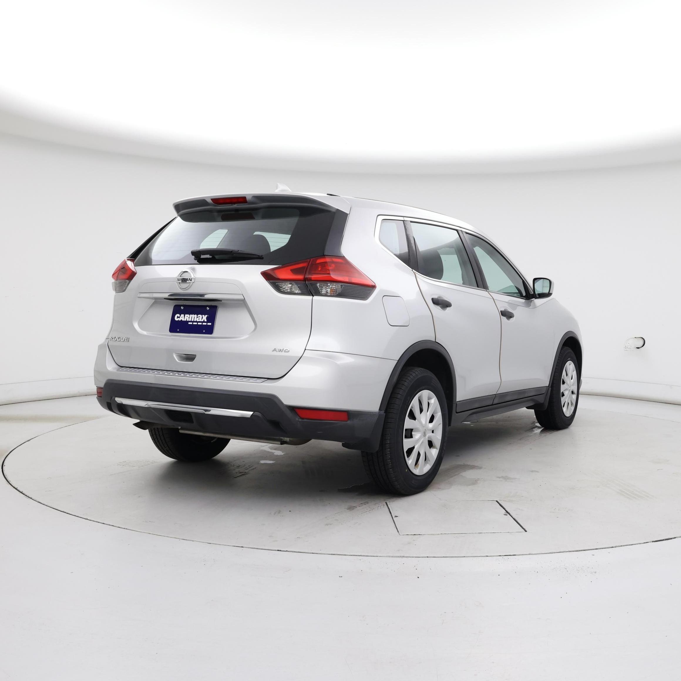 Thumbnail: 2017 Nissan Rogue - 8