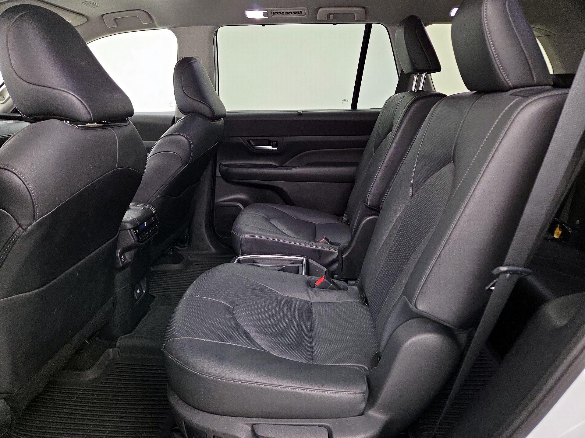 Thumbnail: 2024 Toyota Highlander - 20