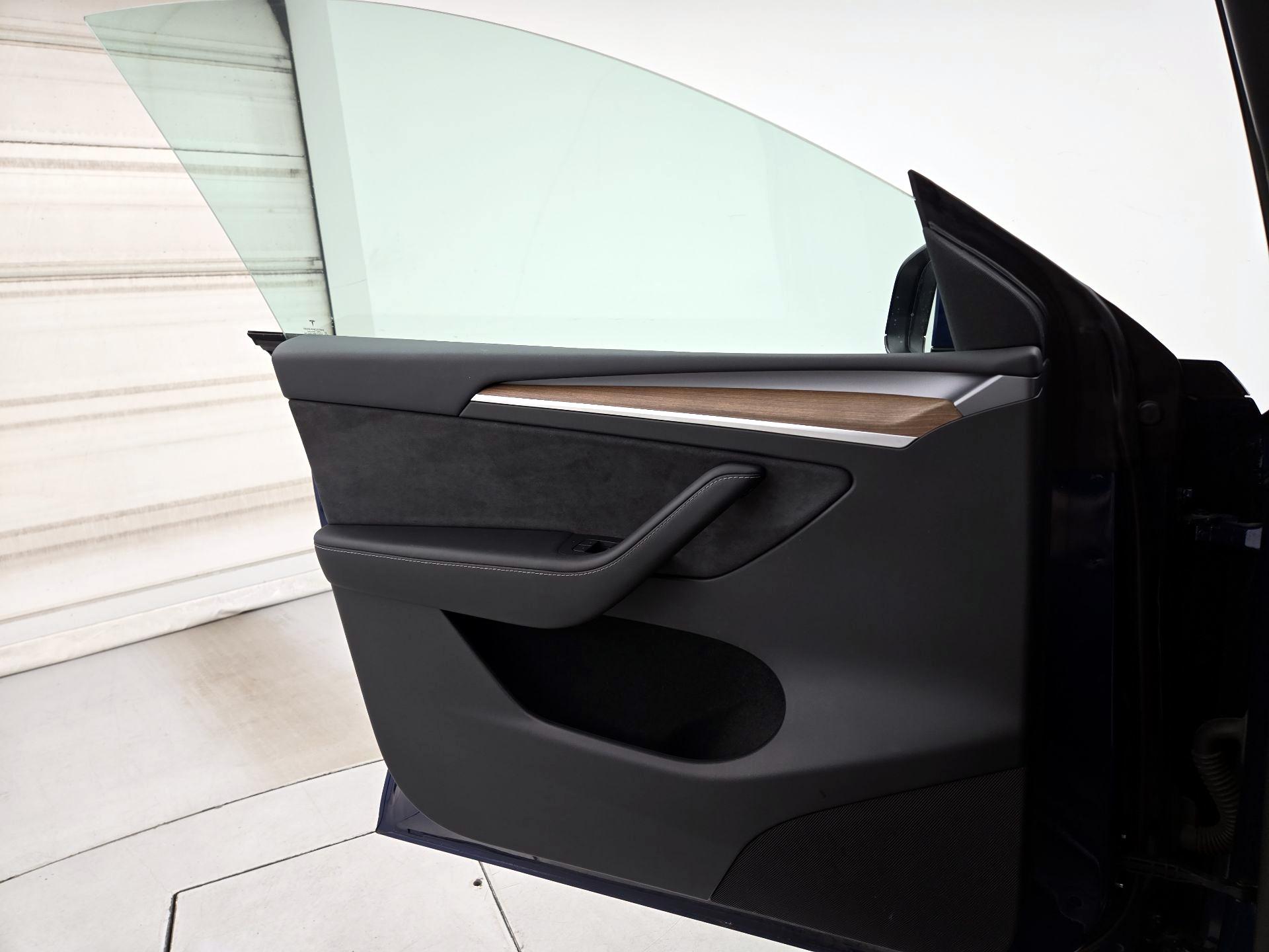 Thumbnail: 2023 Tesla Model Y - 12
