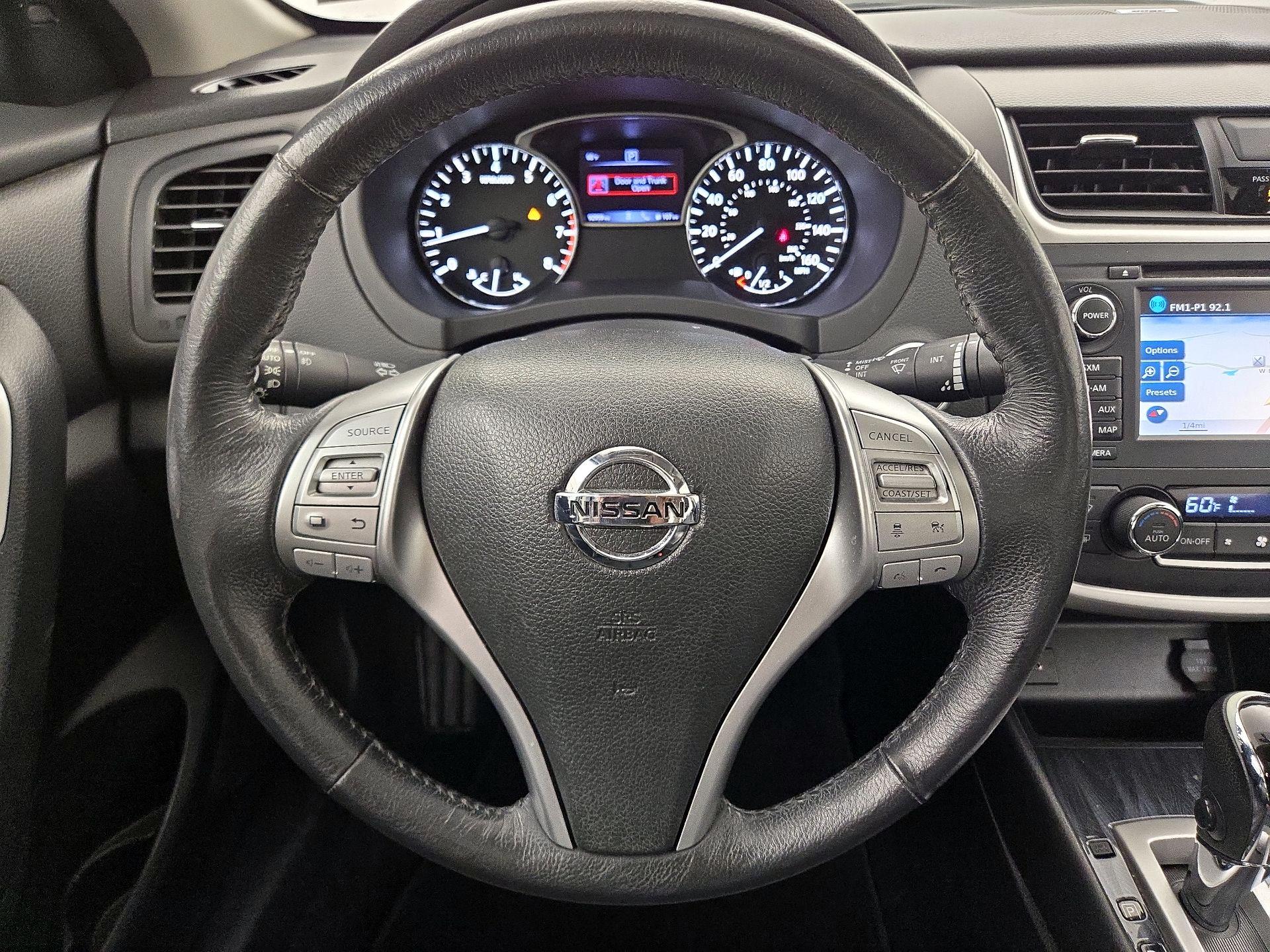 Thumbnail: 2016 Nissan Altima - 10