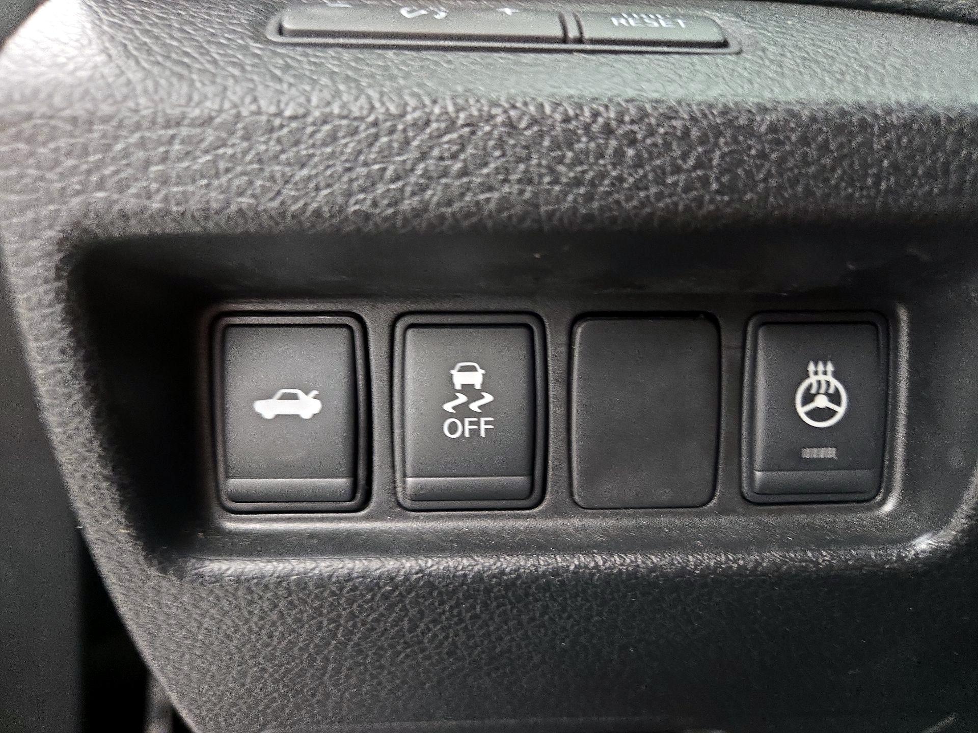 Thumbnail: 2016 Nissan Altima - 13