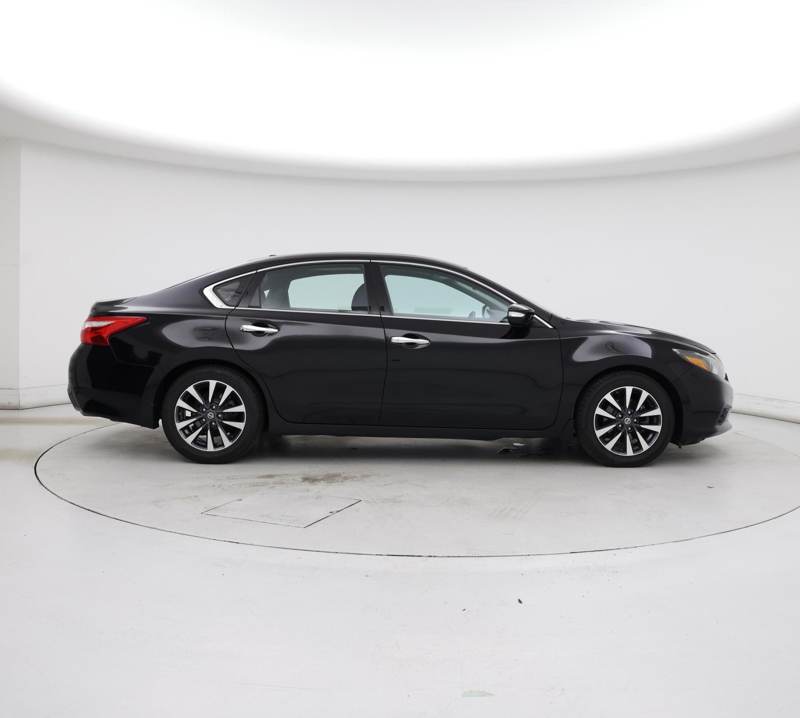 Thumbnail: 2016 Nissan Altima - 7
