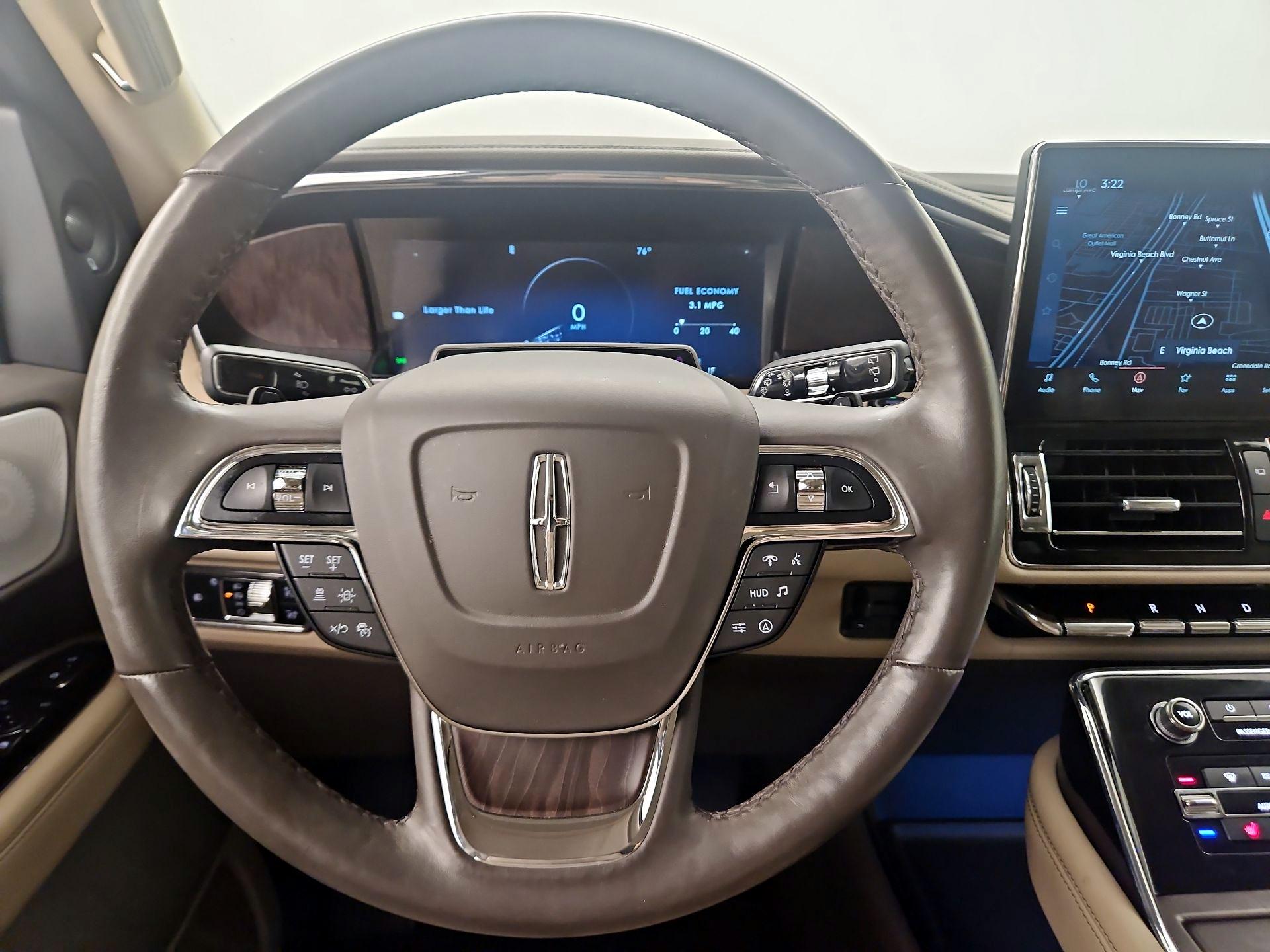 Thumbnail: 2024 Lincoln Navigator - 10