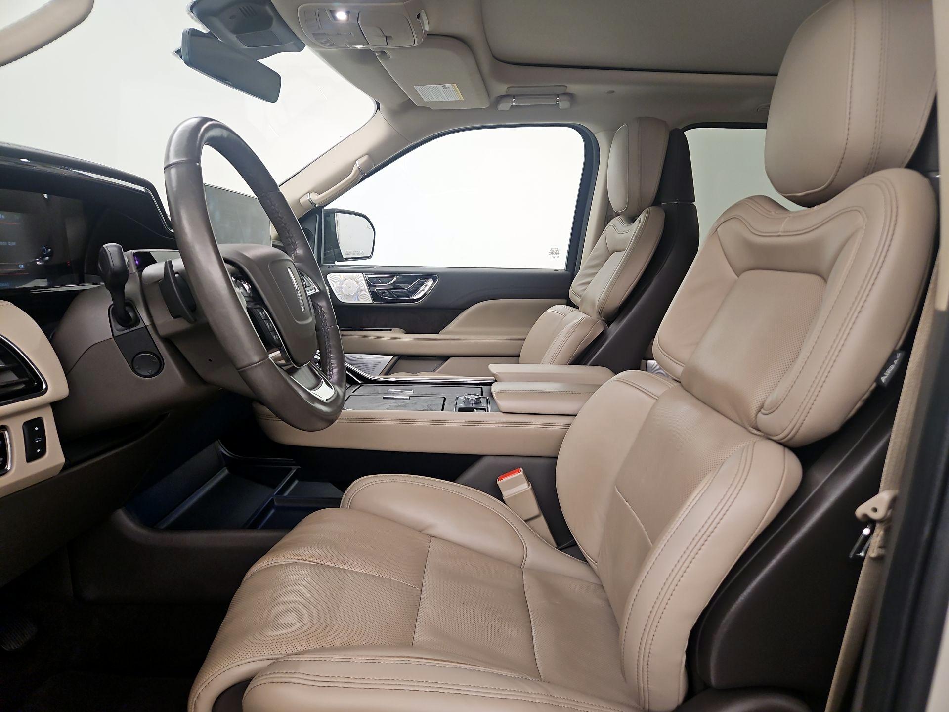 Thumbnail: 2024 Lincoln Navigator - 11