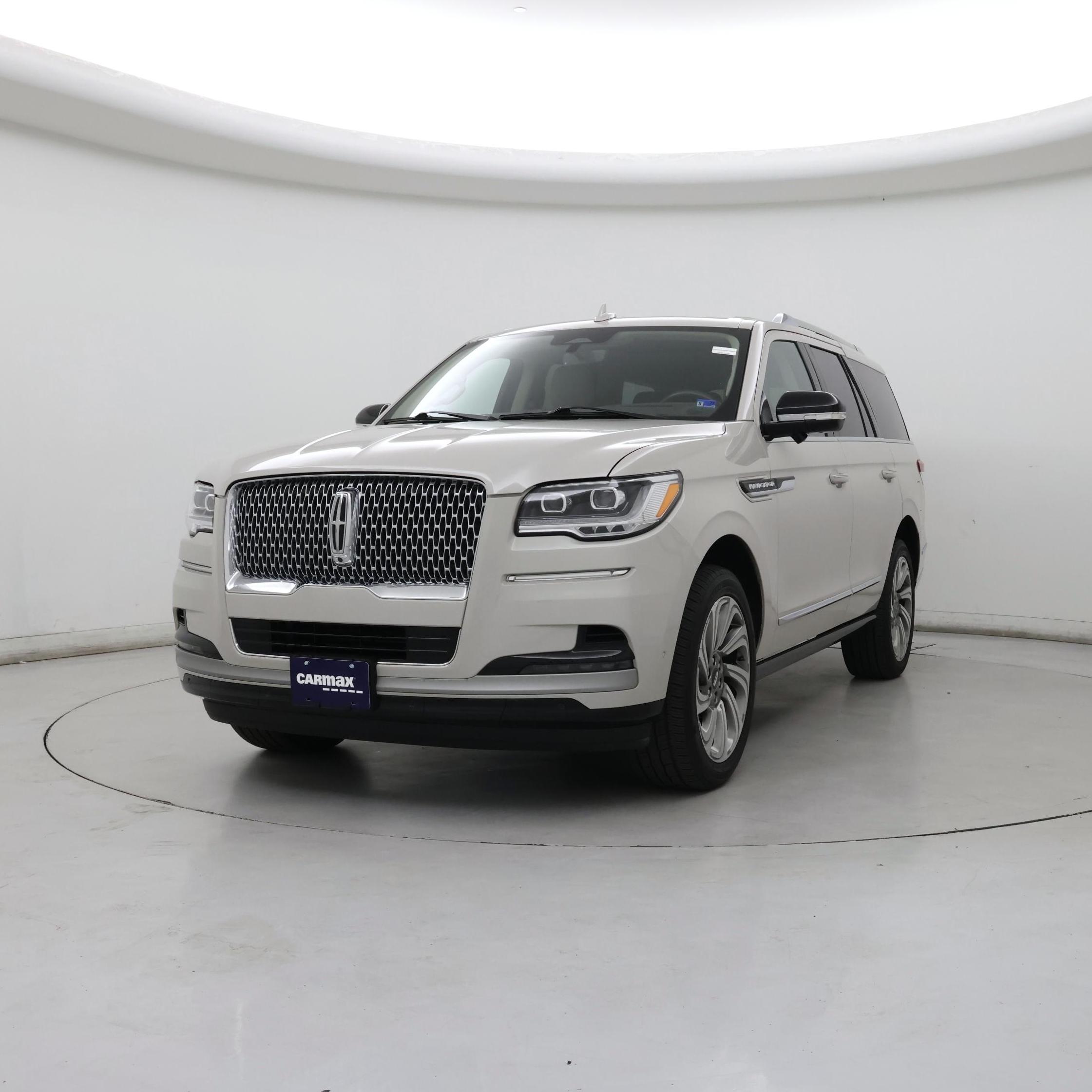 Thumbnail: 2024 Lincoln Navigator - 4