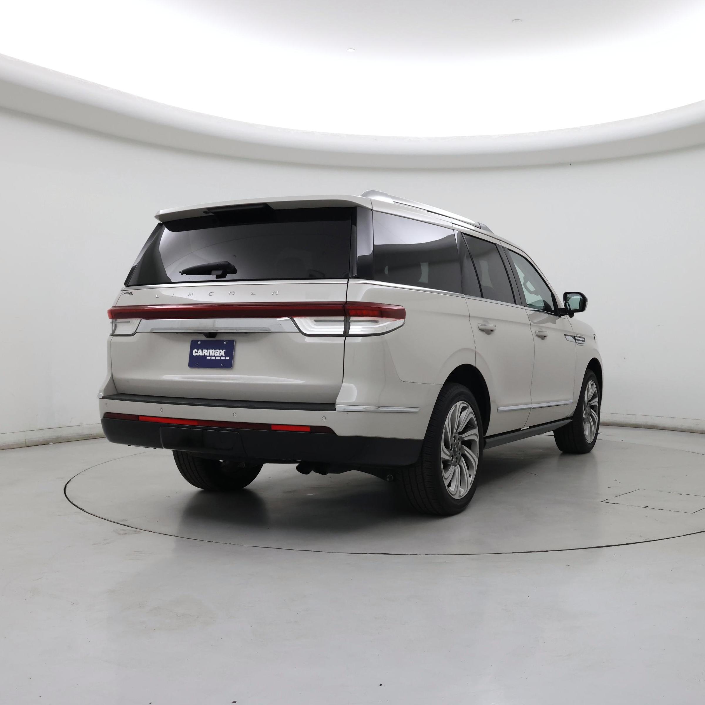 Thumbnail: 2024 Lincoln Navigator - 8