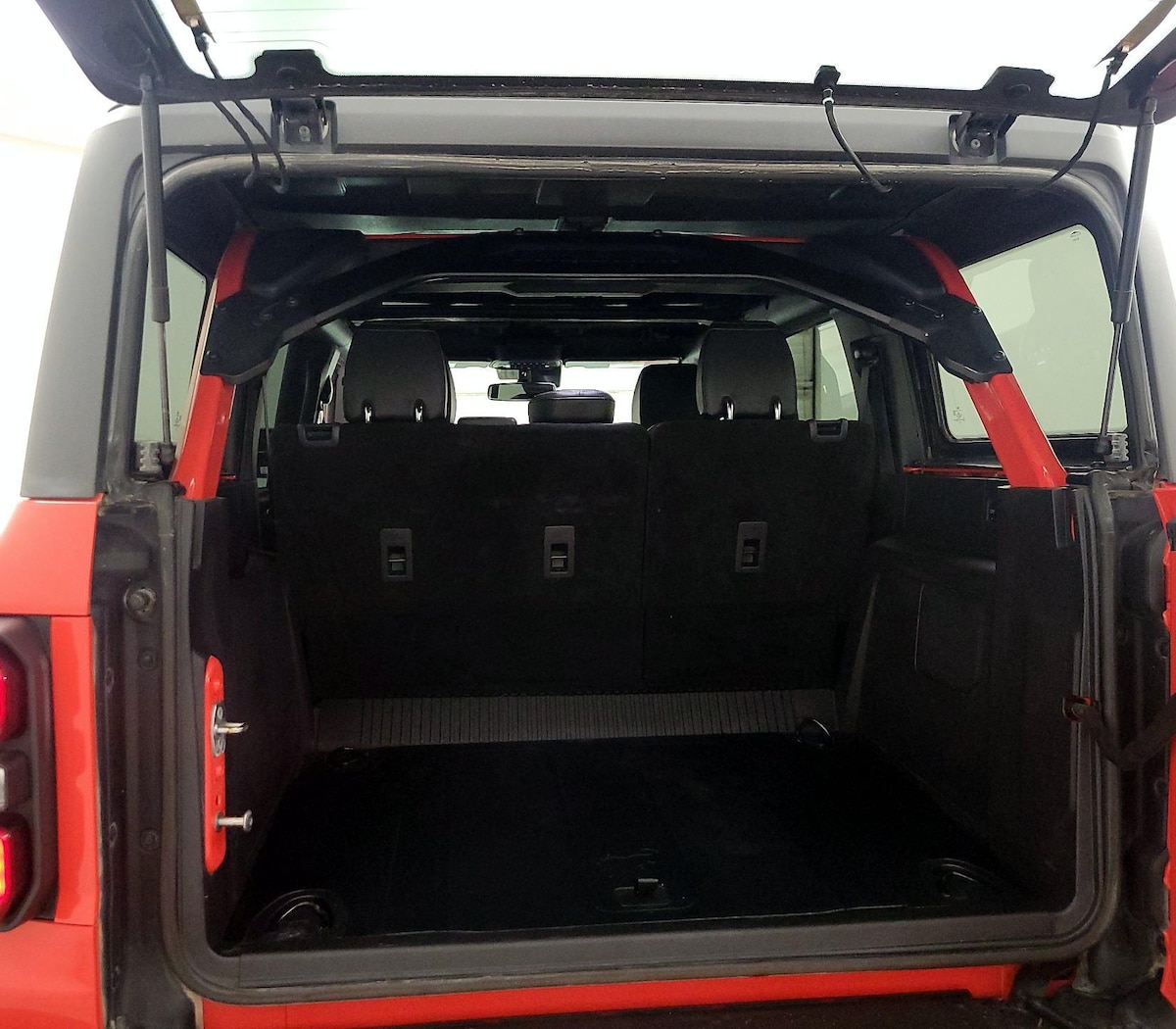 Trunk/Cargo (Seats Up)