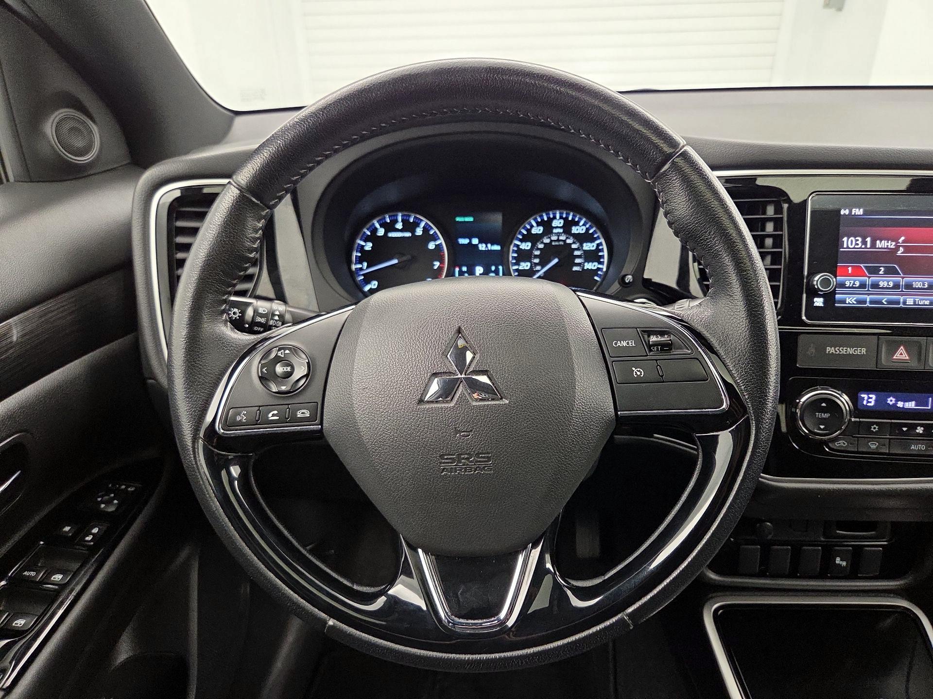 Thumbnail: 2018 Mitsubishi Outlander - 10