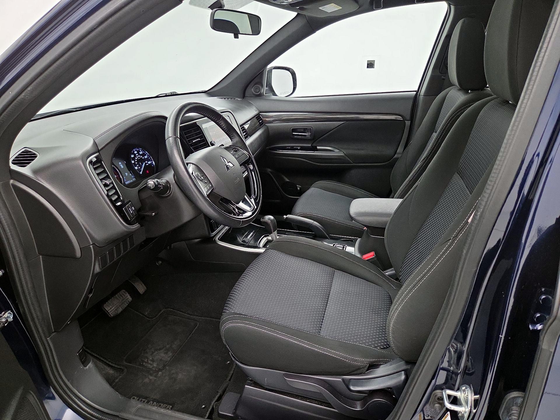 Thumbnail: 2018 Mitsubishi Outlander - 11