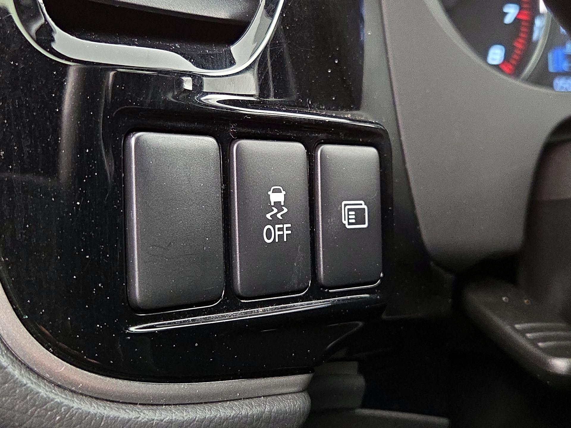 Thumbnail: 2018 Mitsubishi Outlander - 13