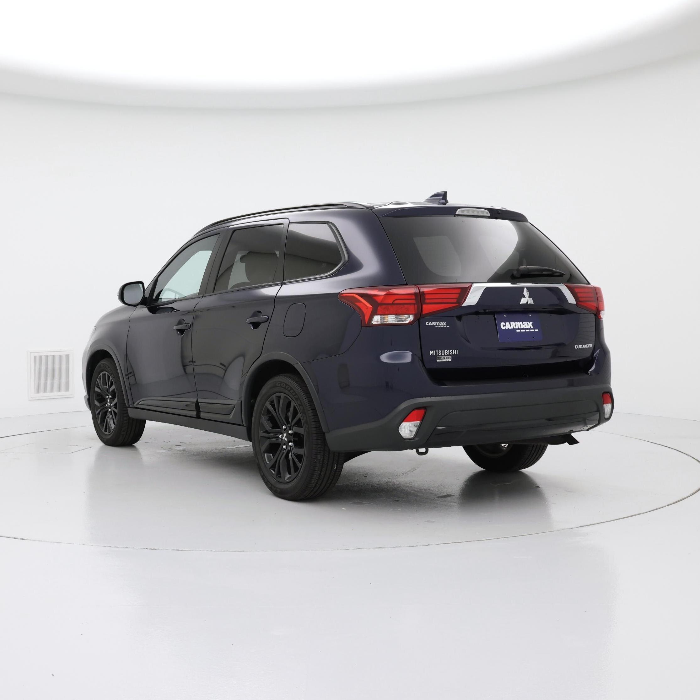 Thumbnail: 2018 Mitsubishi Outlander - 2