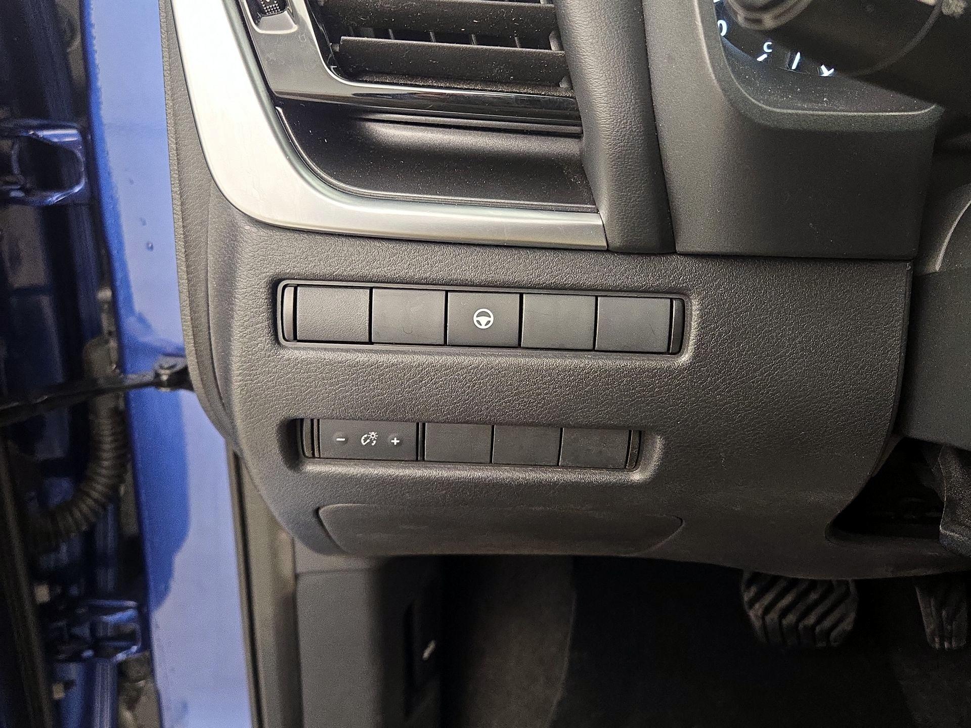 Thumbnail: 2021 Nissan Rogue - 13