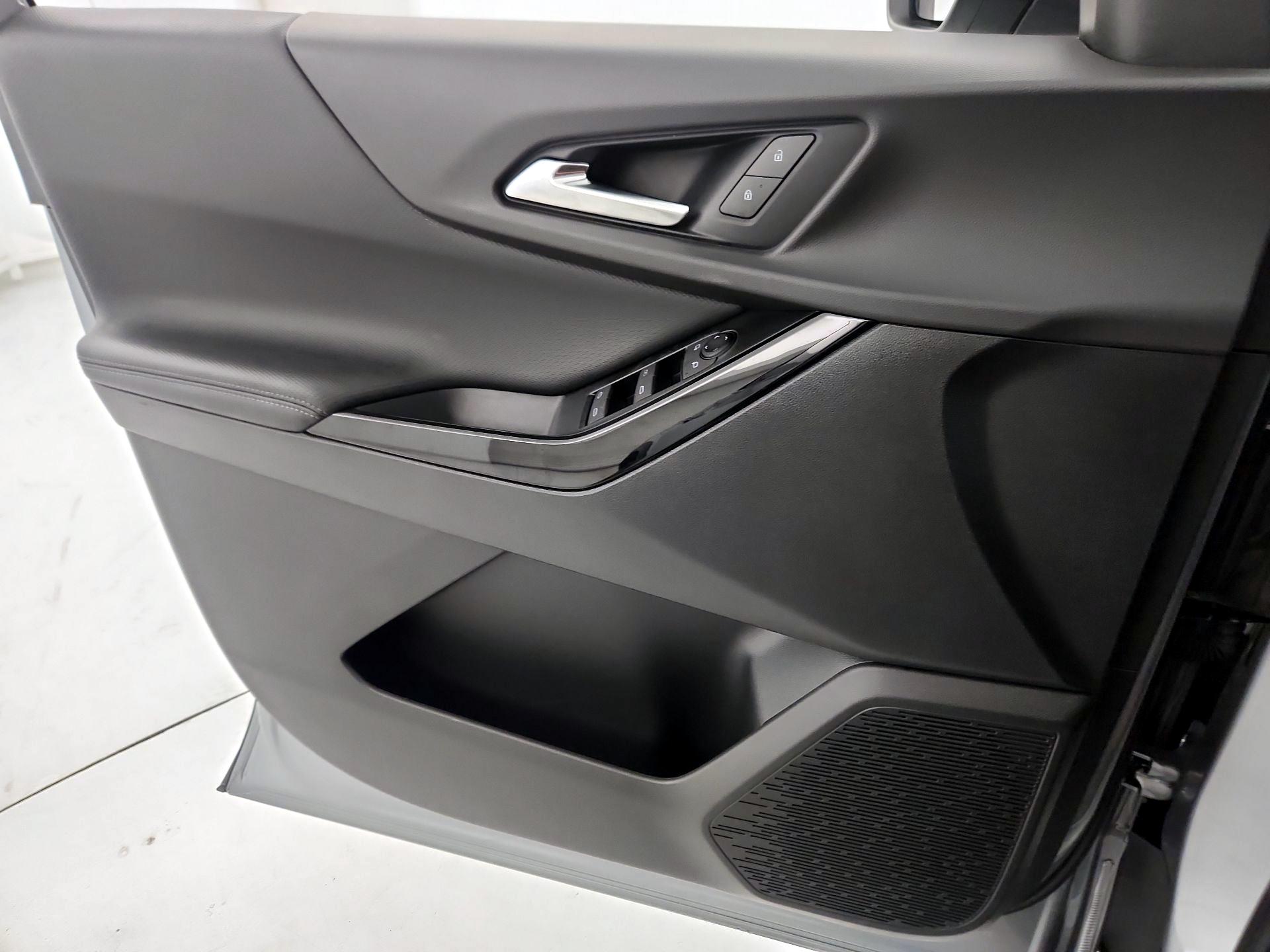 Thumbnail: 2025 Chevrolet Equinox - 12