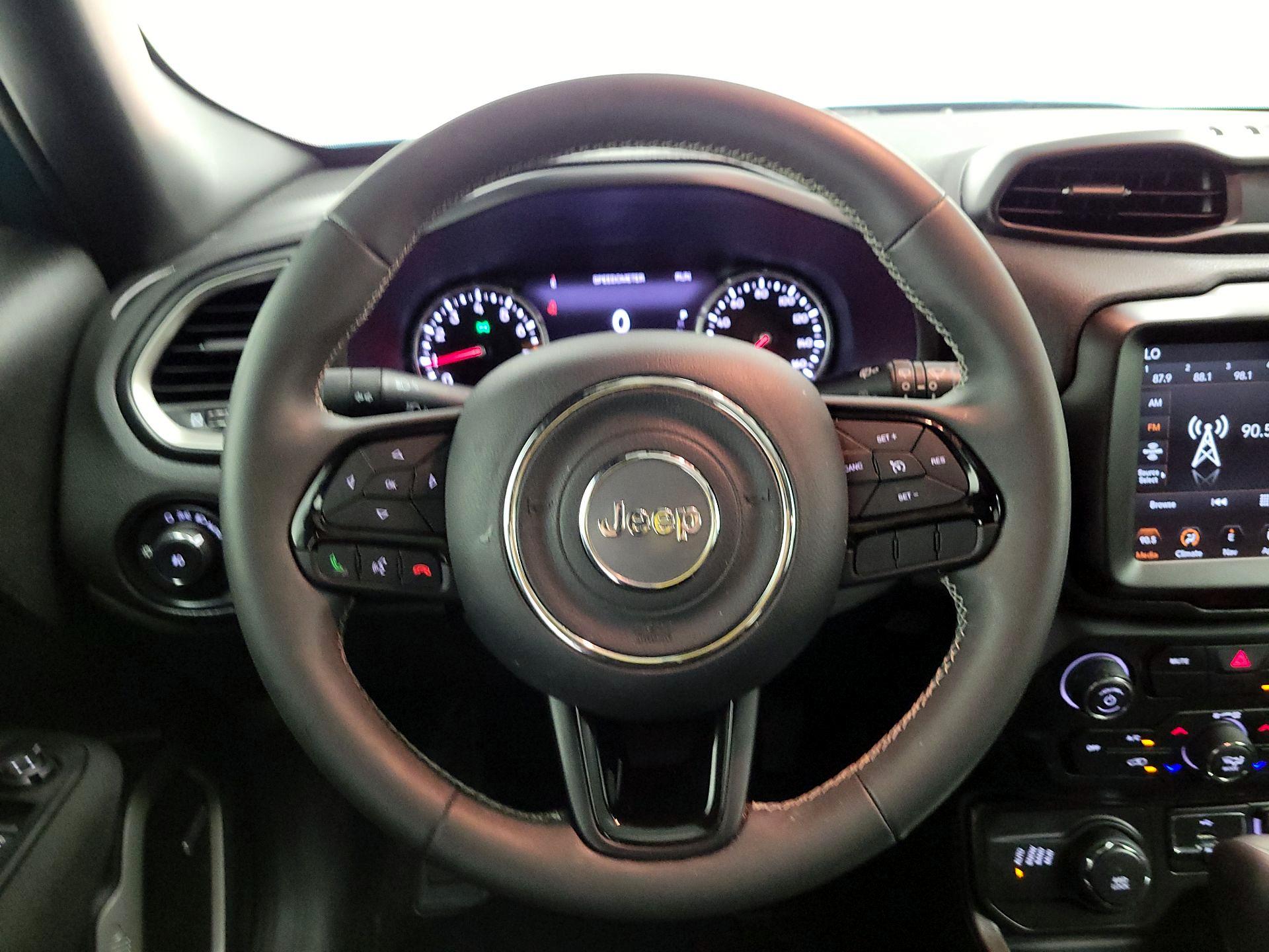 Thumbnail: 2021 Jeep Renegade - 10
