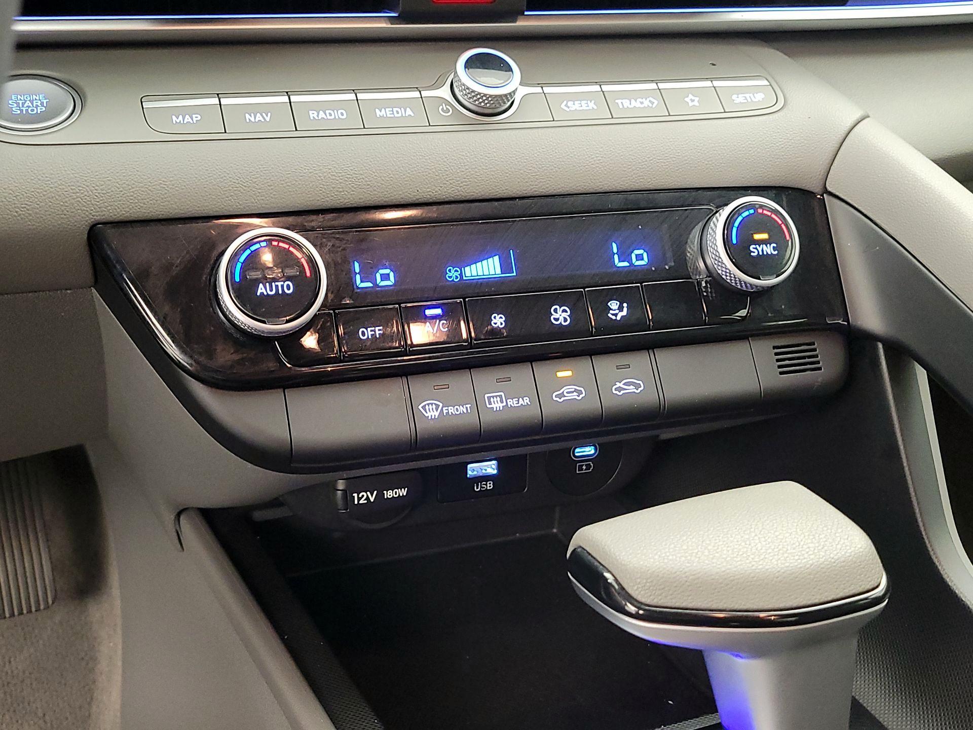 Thumbnail: 2024 Hyundai Elantra - 17