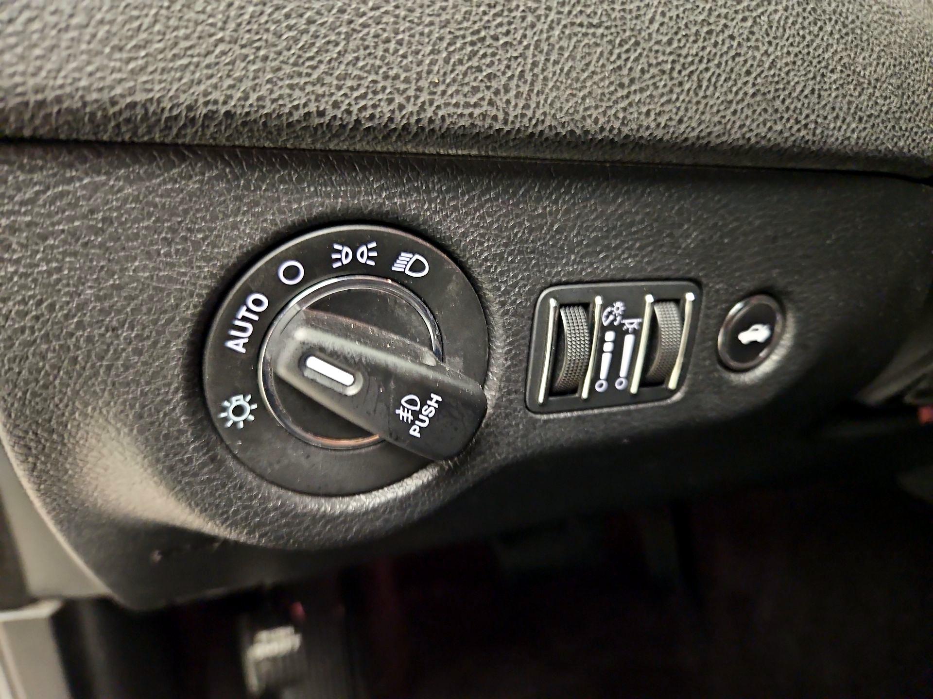 Thumbnail: 2023 Chrysler 300 - 13