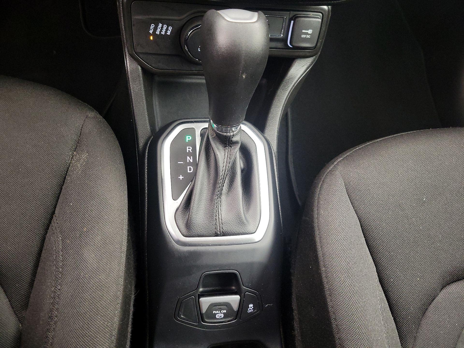 Thumbnail: 2020 Jeep Renegade - 17