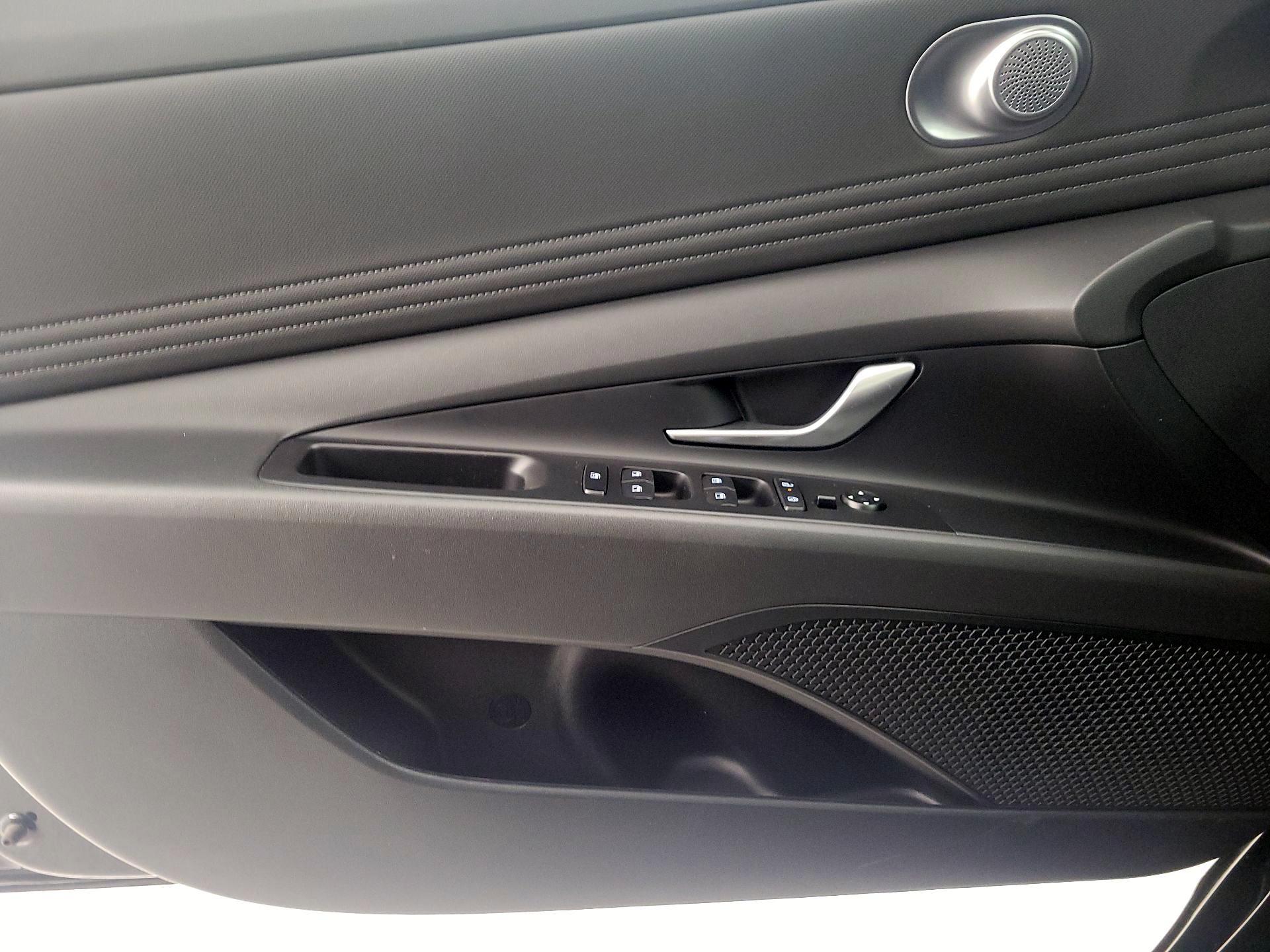 Thumbnail: 2025 Hyundai Elantra - 12