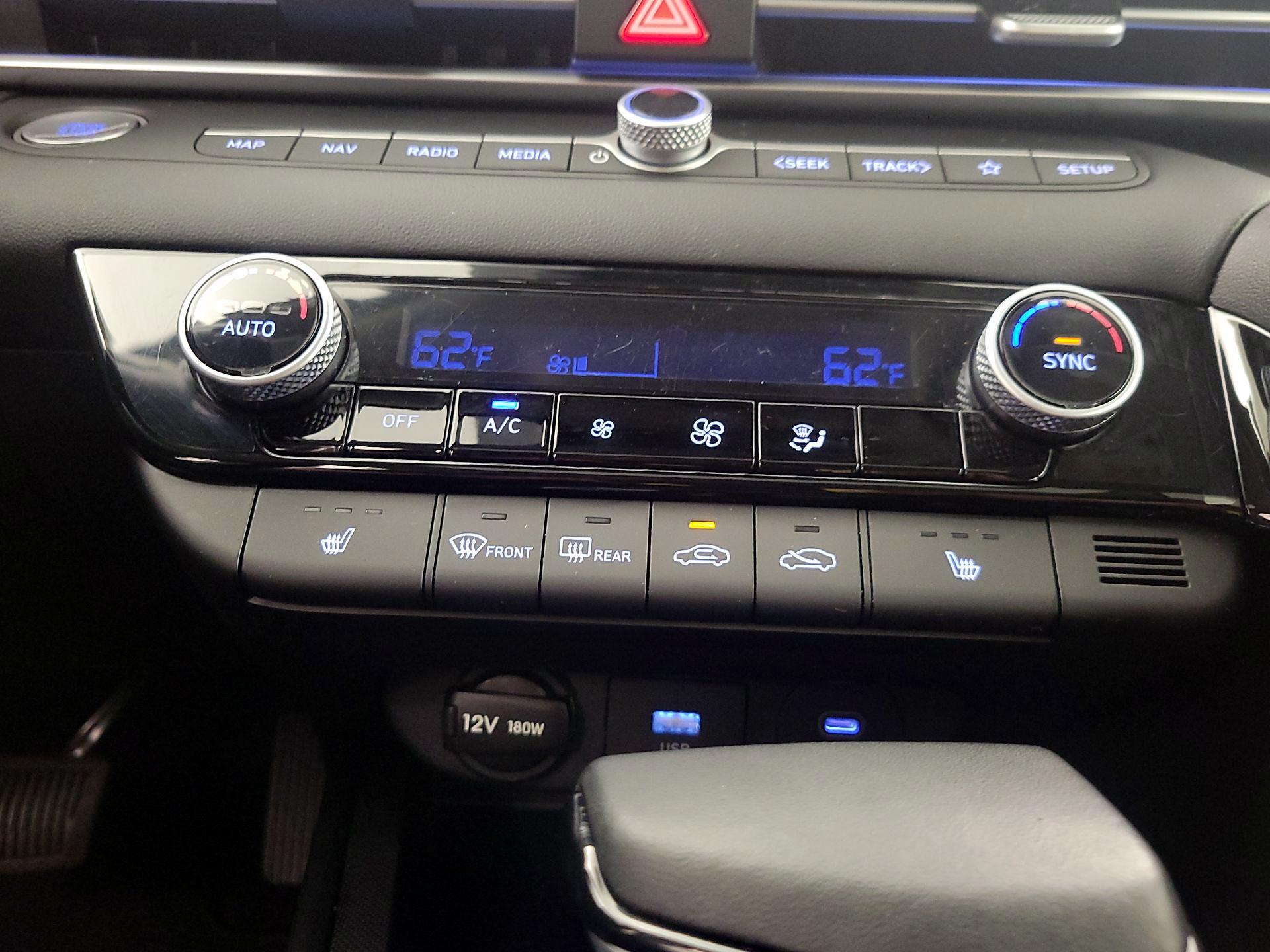 Thumbnail: 2025 Hyundai Elantra - 17