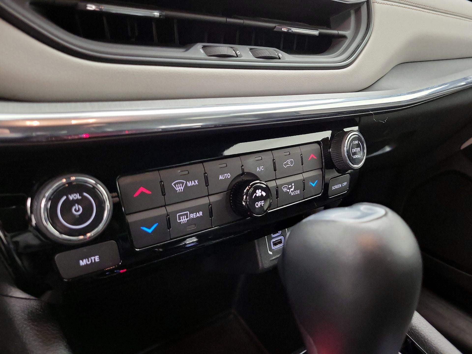 Thumbnail: 2023 Jeep Compass - 16