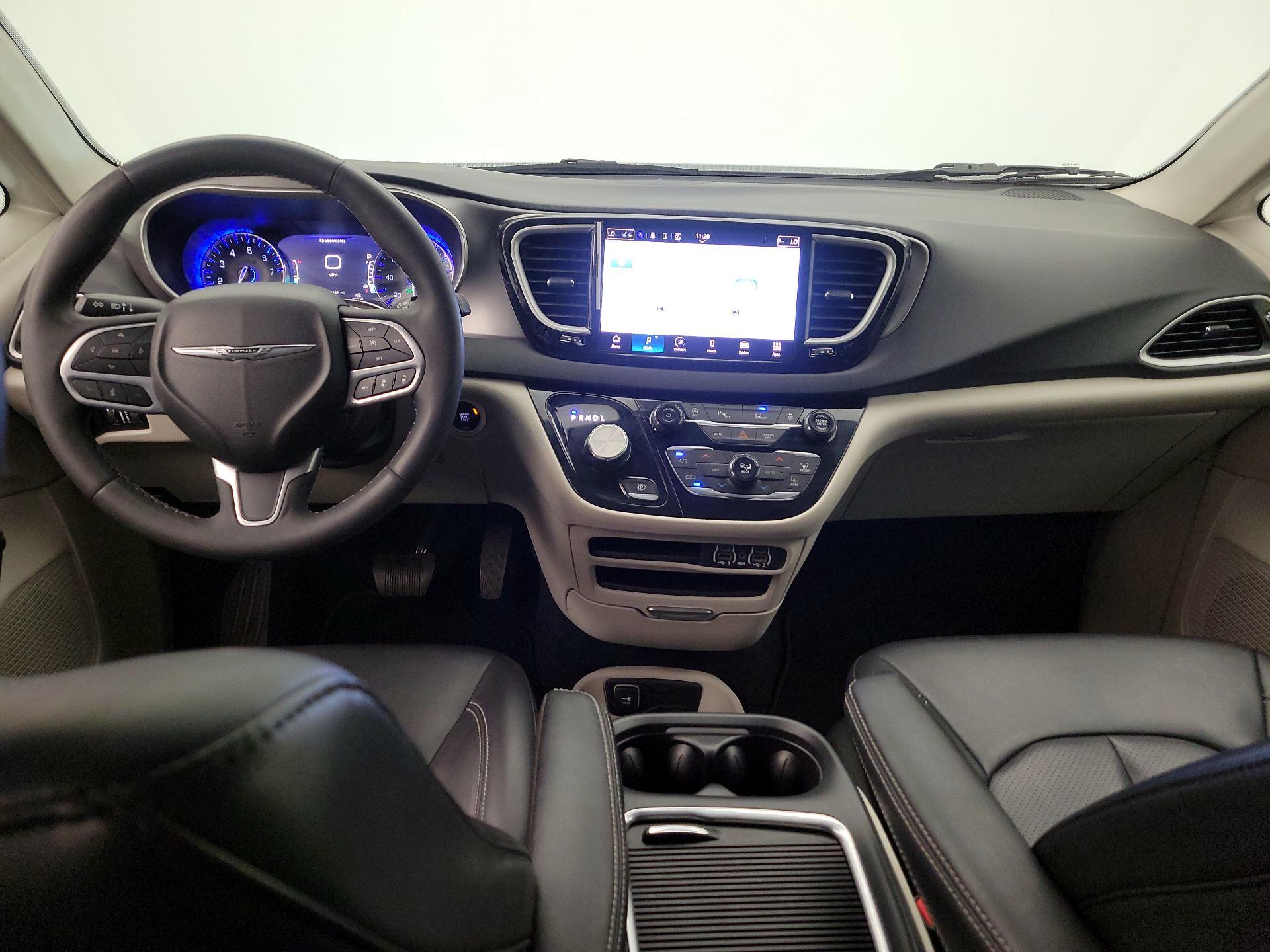 Thumbnail: 2023 Chrysler Pacifica - 9