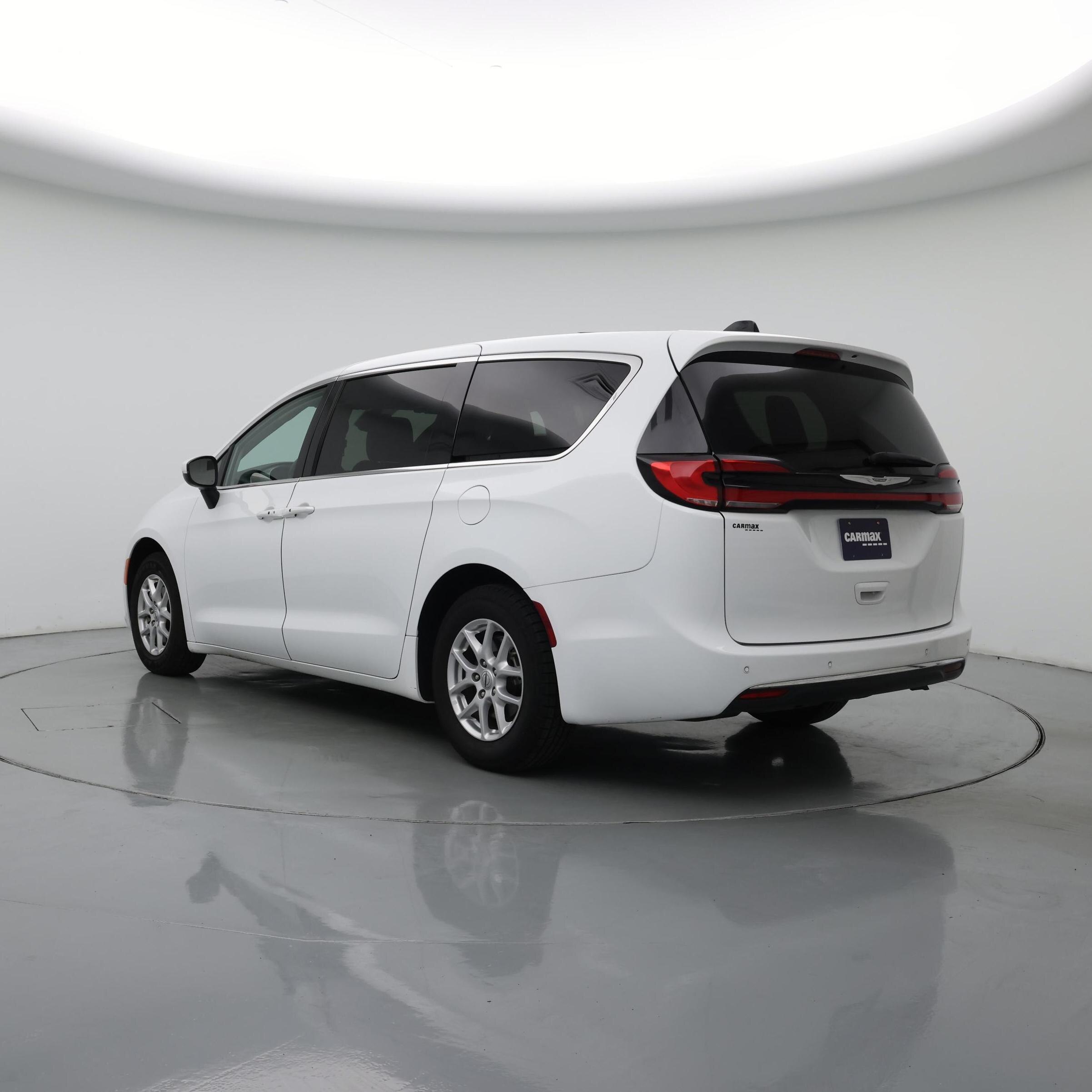 Thumbnail: 2023 Chrysler Pacifica - 2