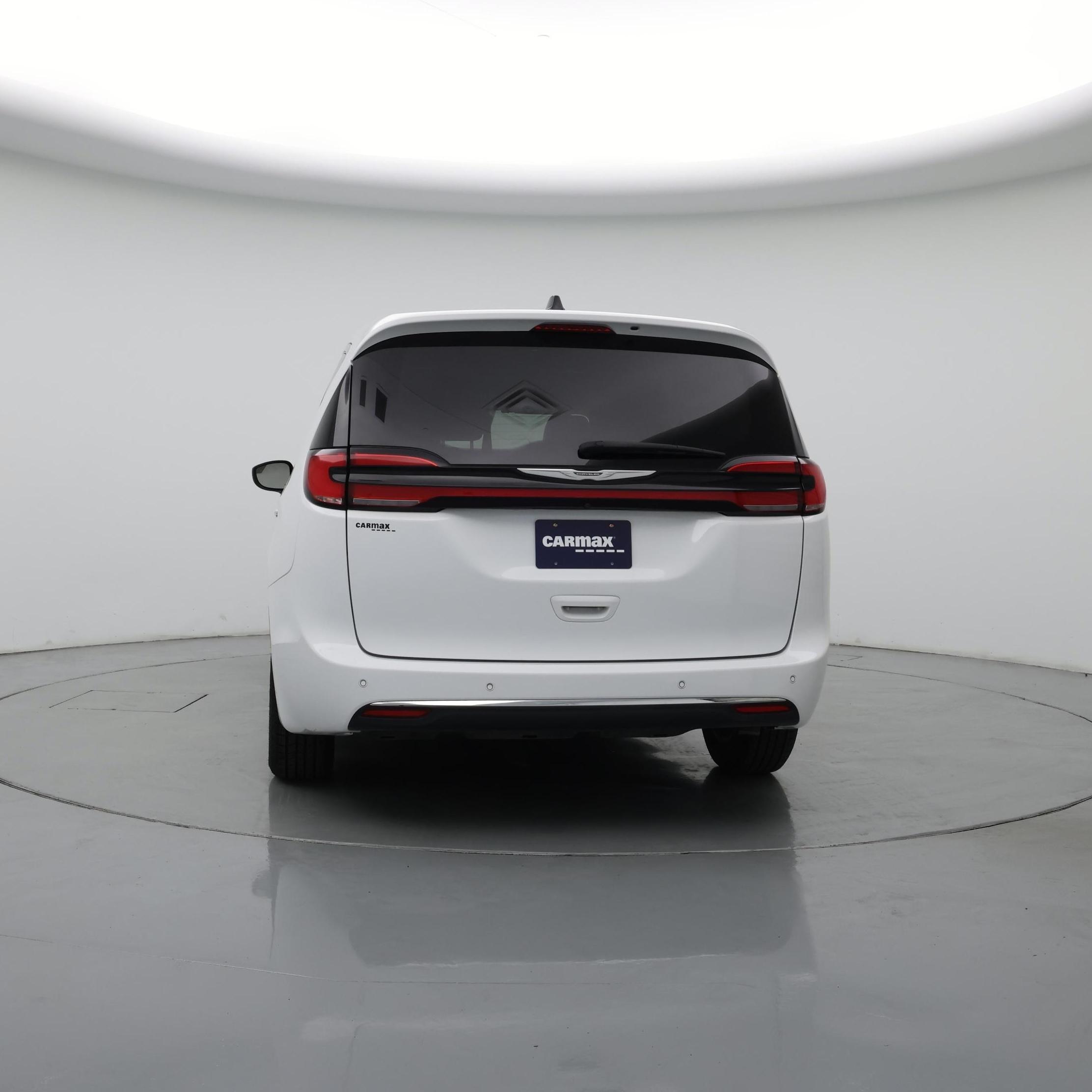 Thumbnail: 2023 Chrysler Pacifica - 6