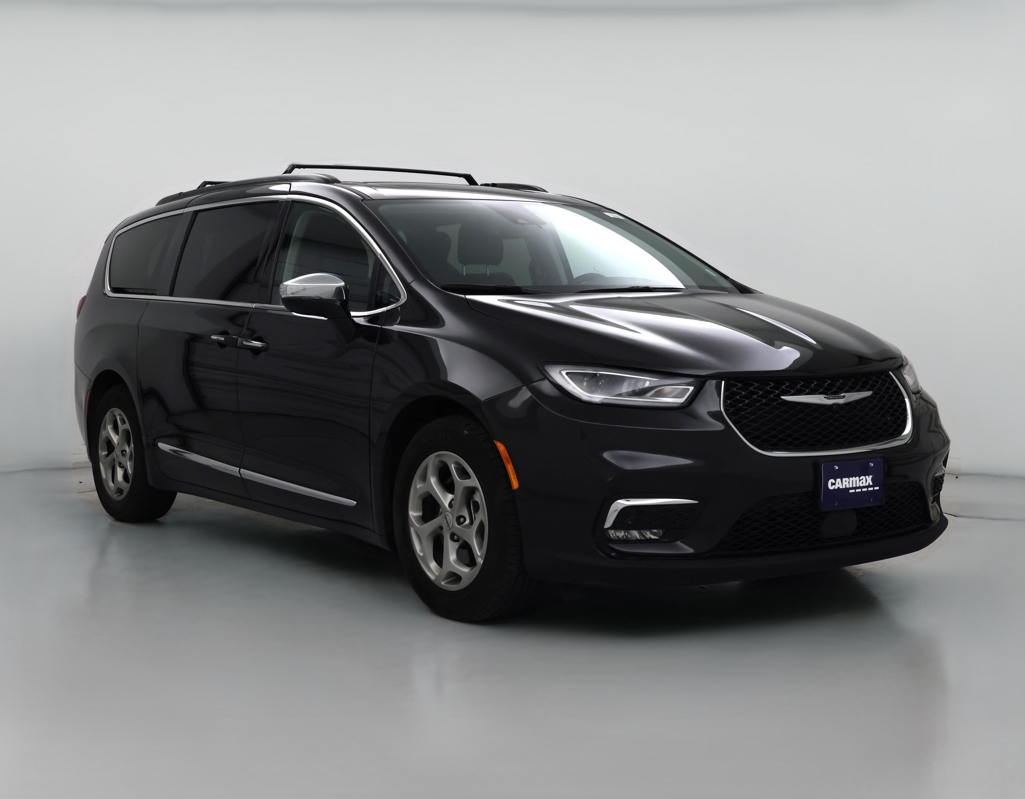 Thumbnail: 2023 Chrysler Pacifica - 1
