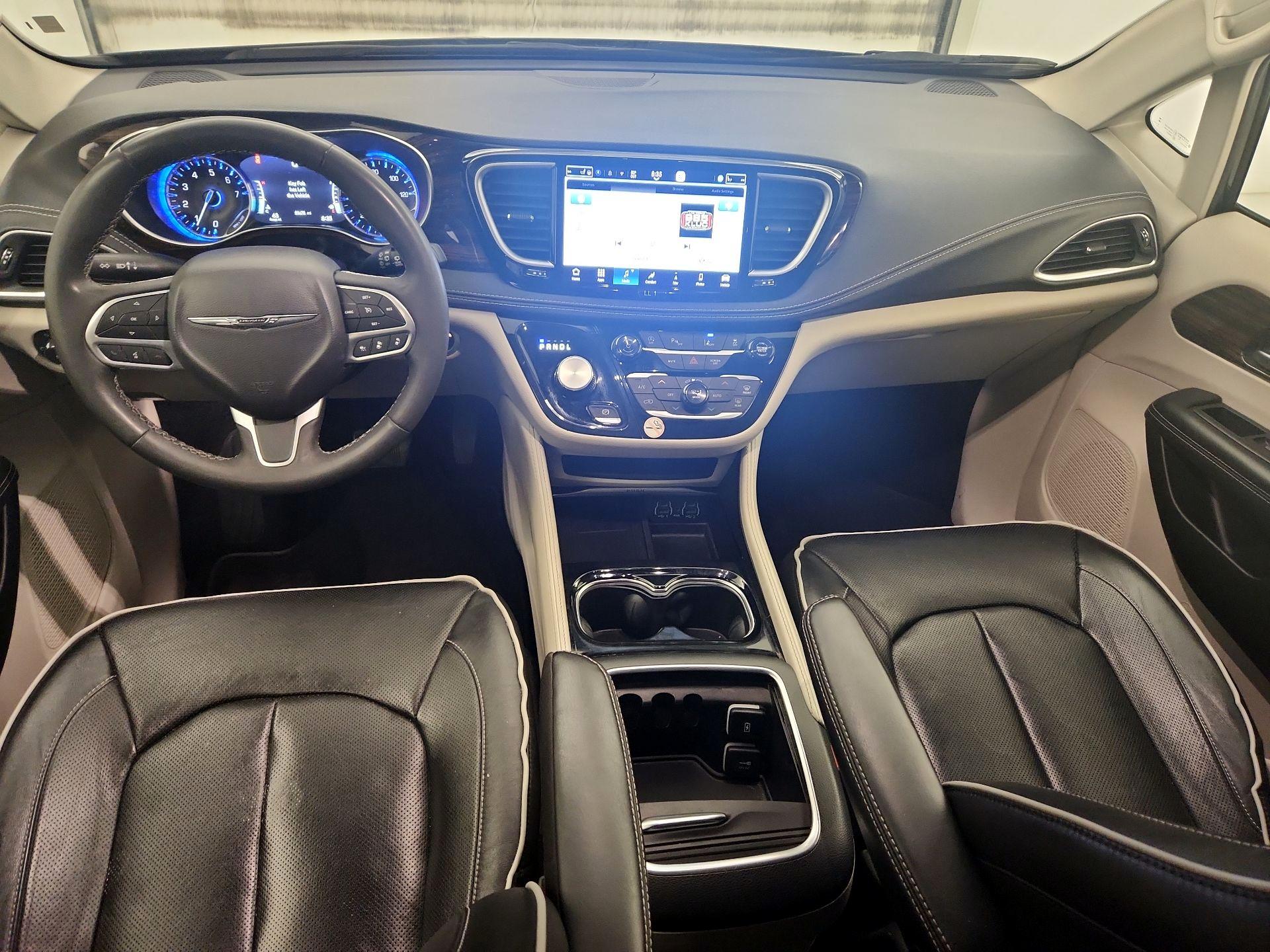 Thumbnail: 2023 Chrysler Pacifica - 9