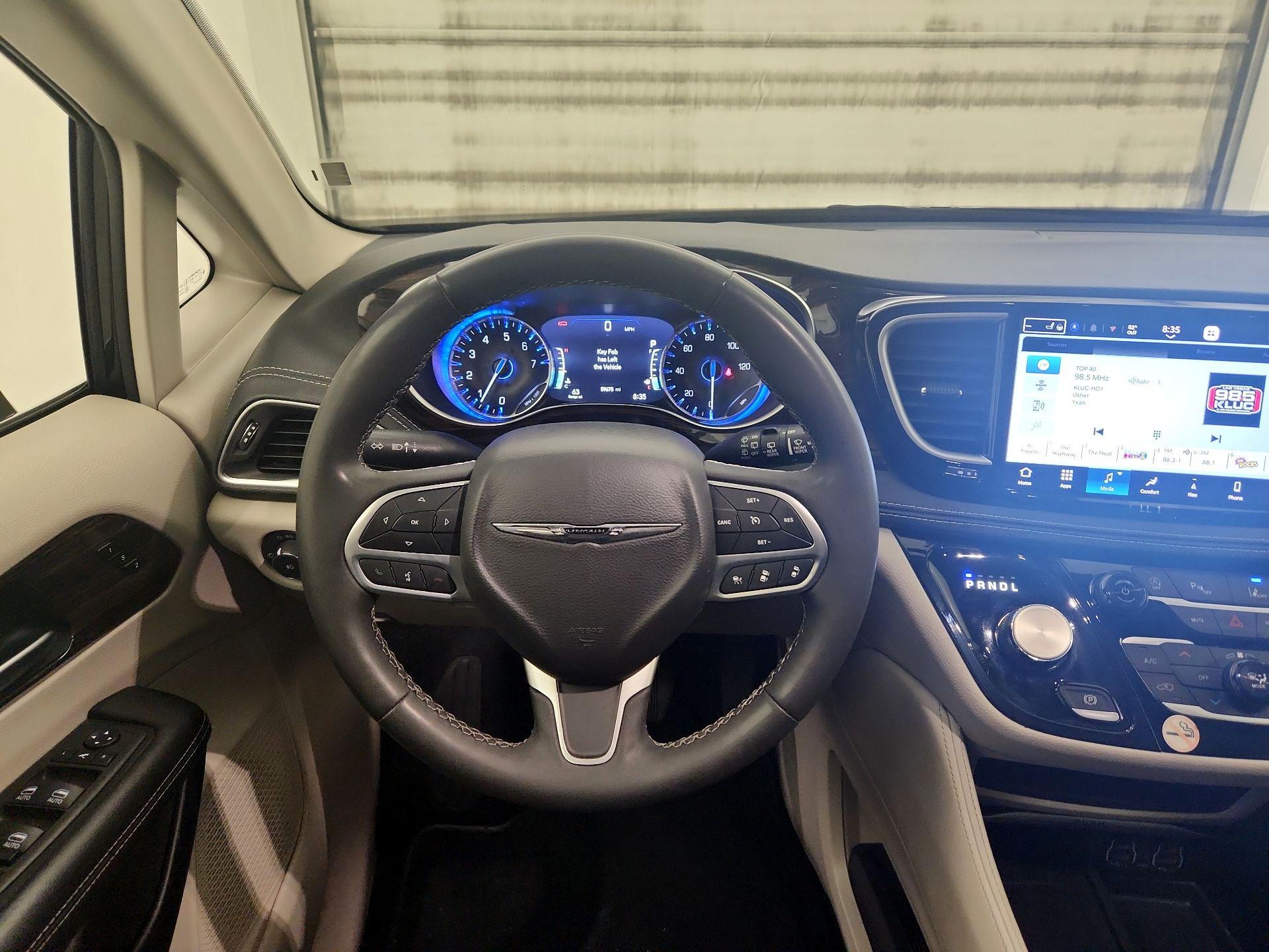 Thumbnail: 2023 Chrysler Pacifica - 10