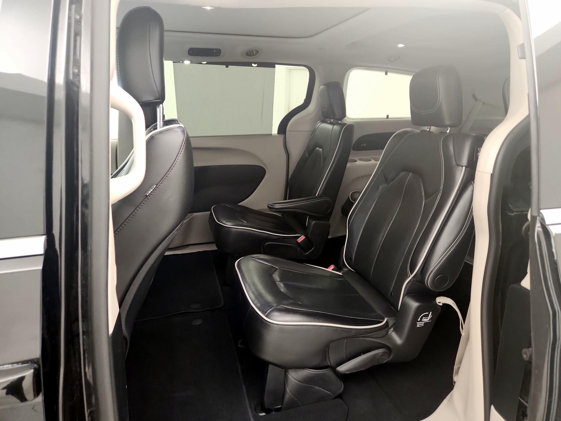 Thumbnail: 2023 Chrysler Pacifica - 19