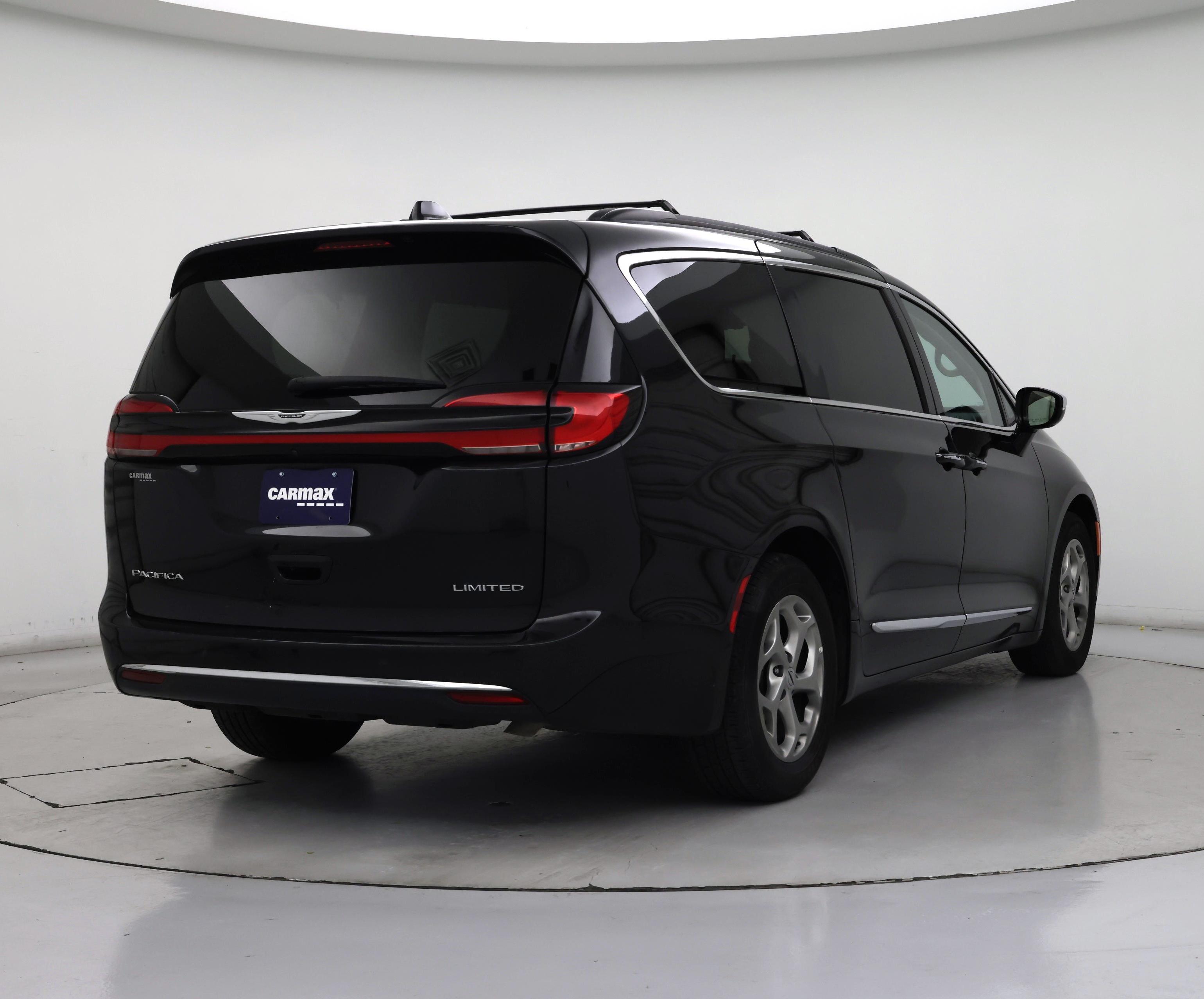 Thumbnail: 2023 Chrysler Pacifica - 8